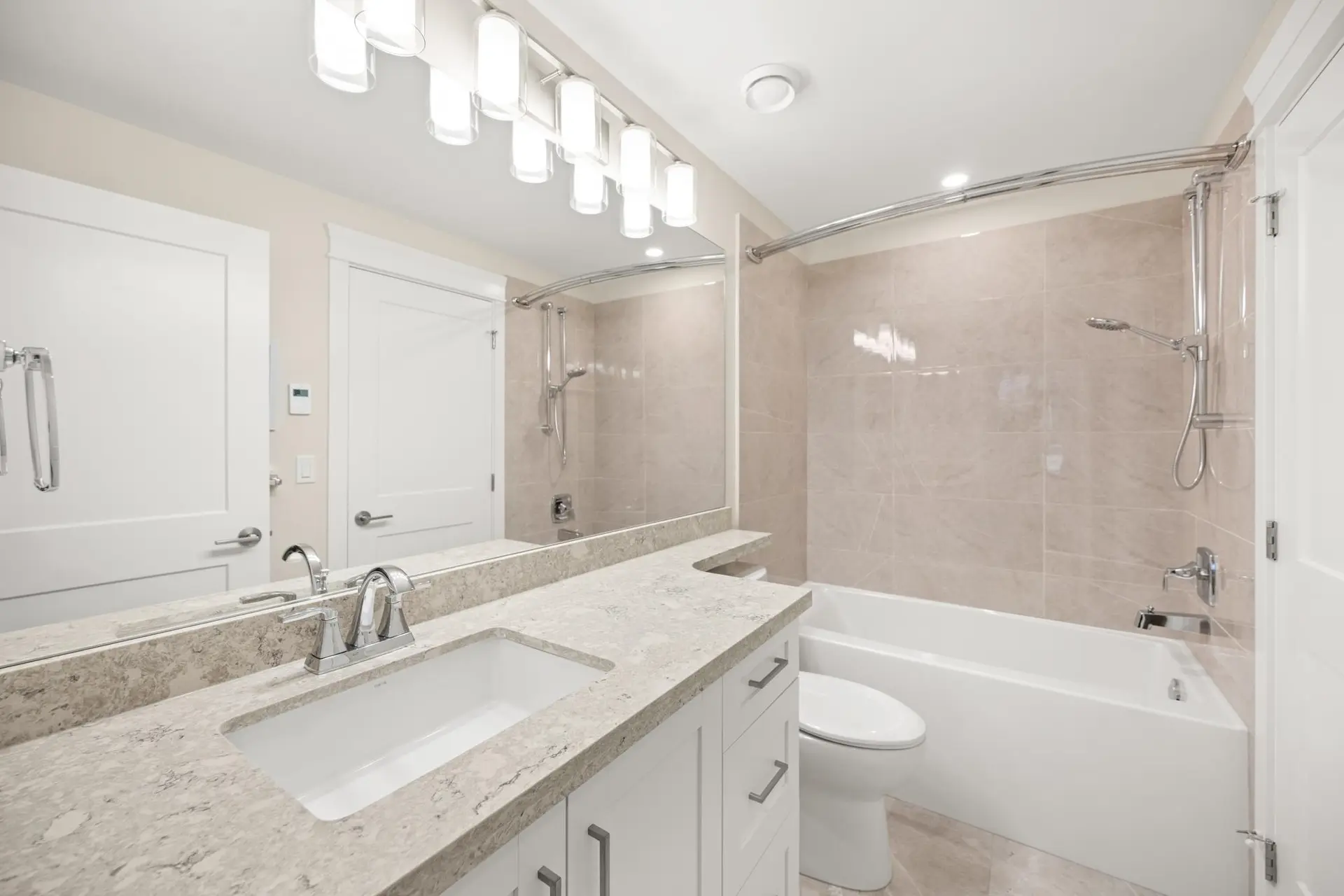 Property at #302 11063 RAVINE ROAD, Surrey, BC