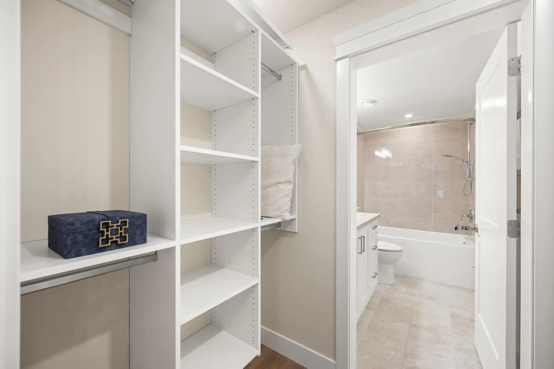 Property at #302 11063 RAVINE ROAD, Surrey, BC