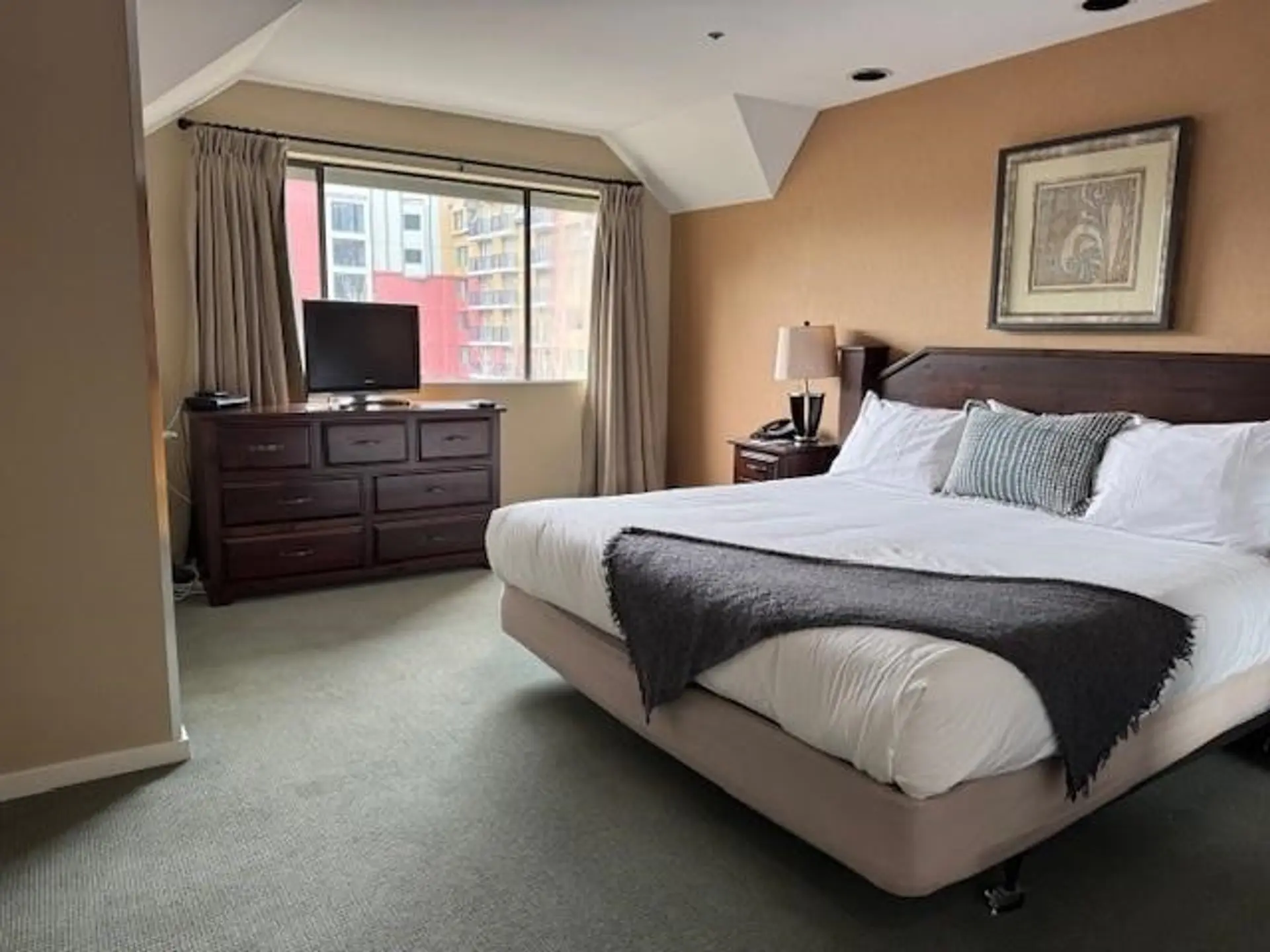 #905WK31 4293 Mountain Square - Image 9