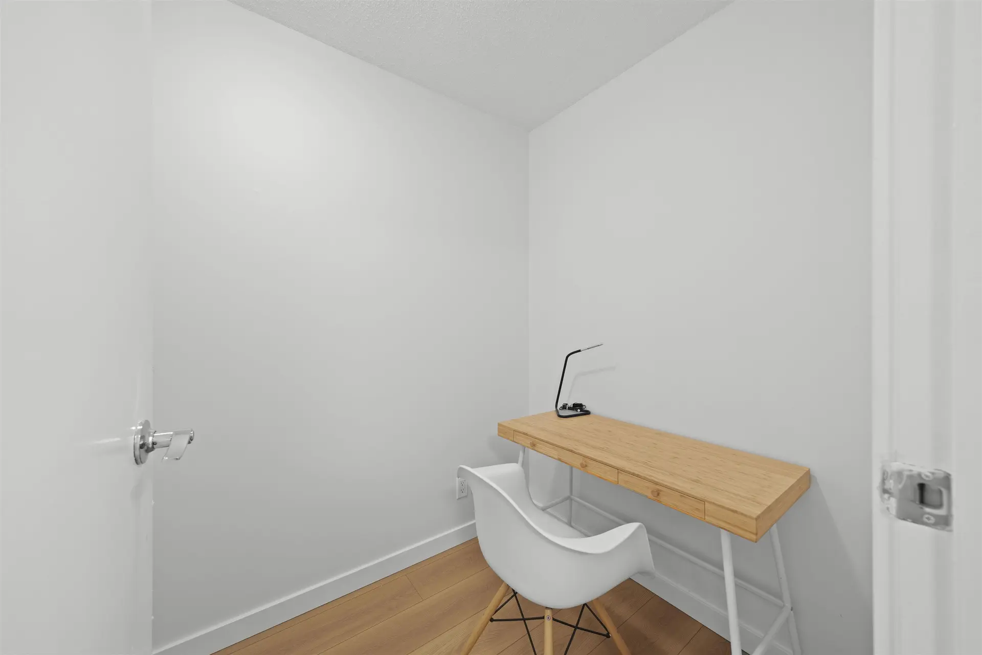 #305 977 Mainland Street - Image 9