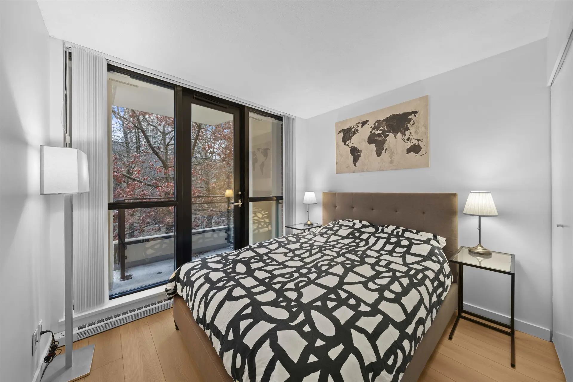 #305 977 Mainland Street - Image 14