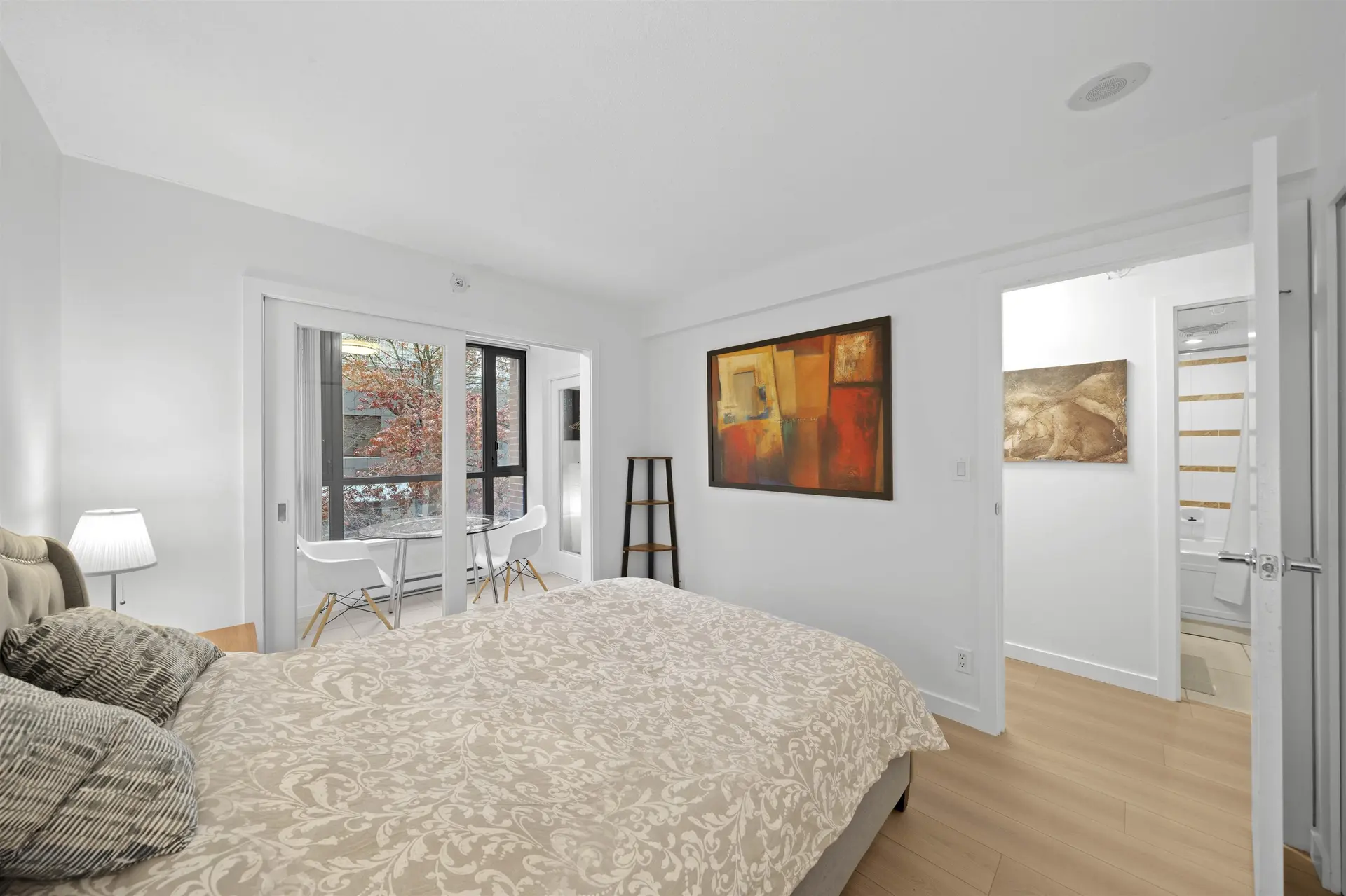 #305 977 Mainland Street - Image 11