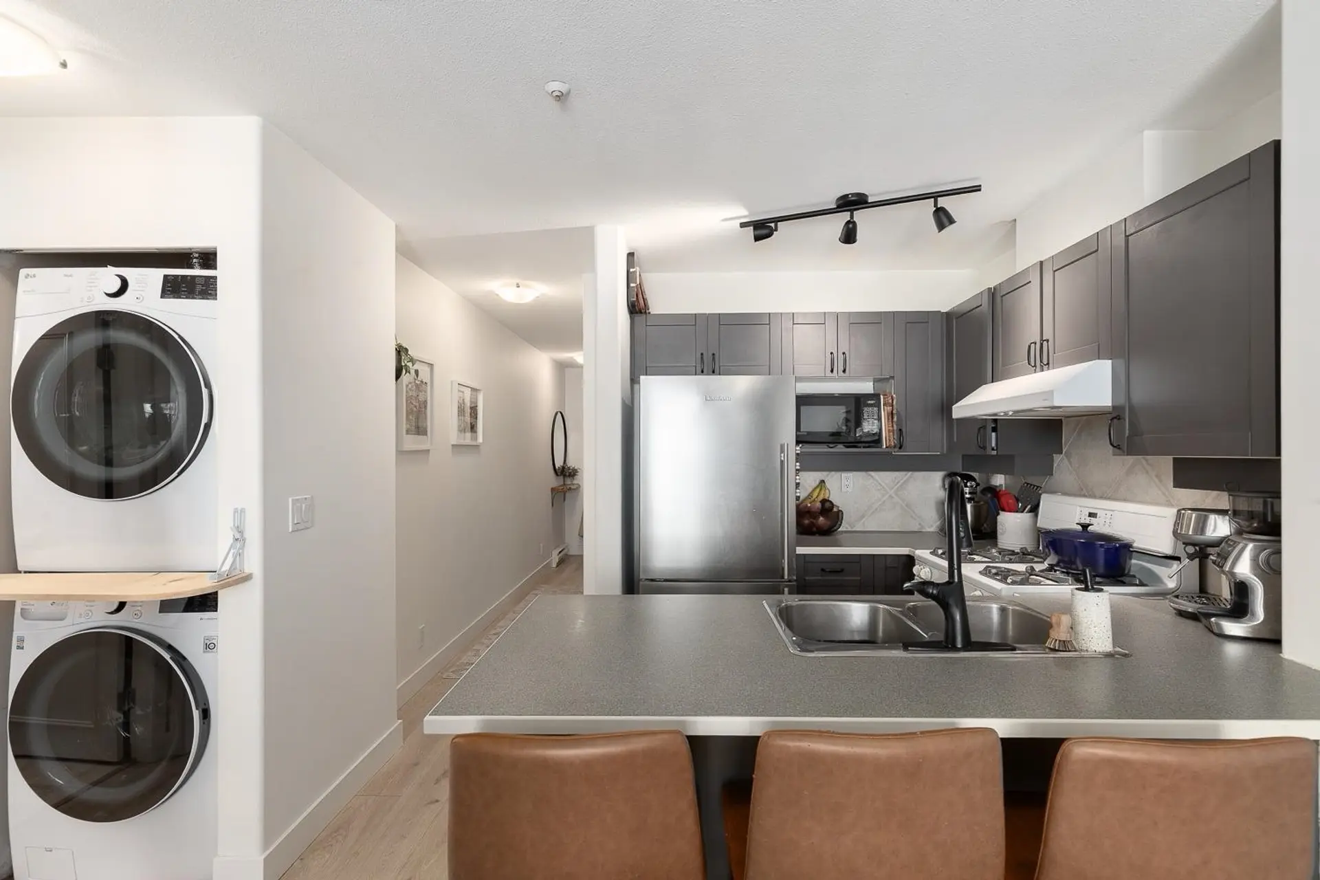 #405 2688 Vine Street - Image 6