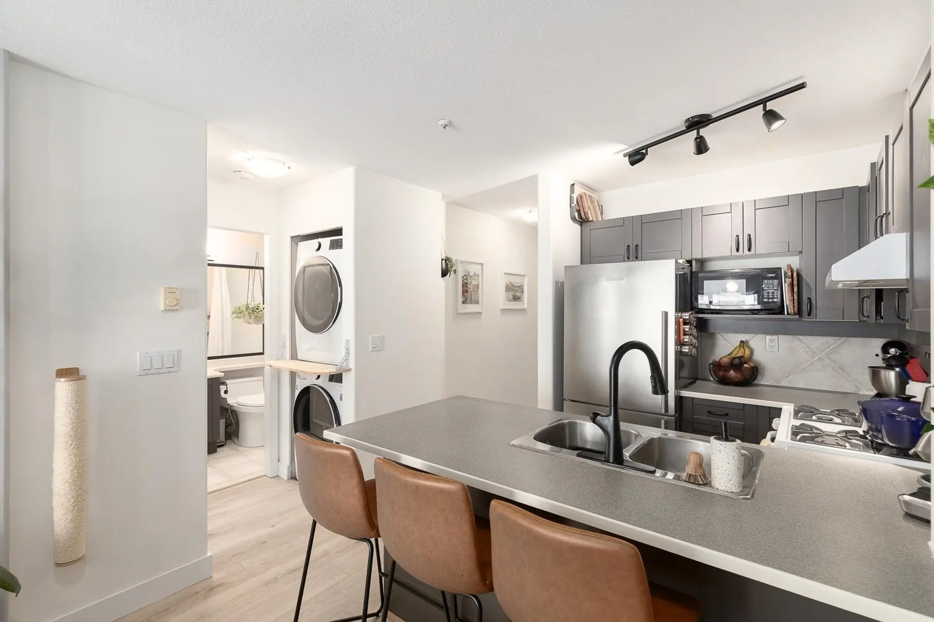 #405 2688 Vine Street - Image 7