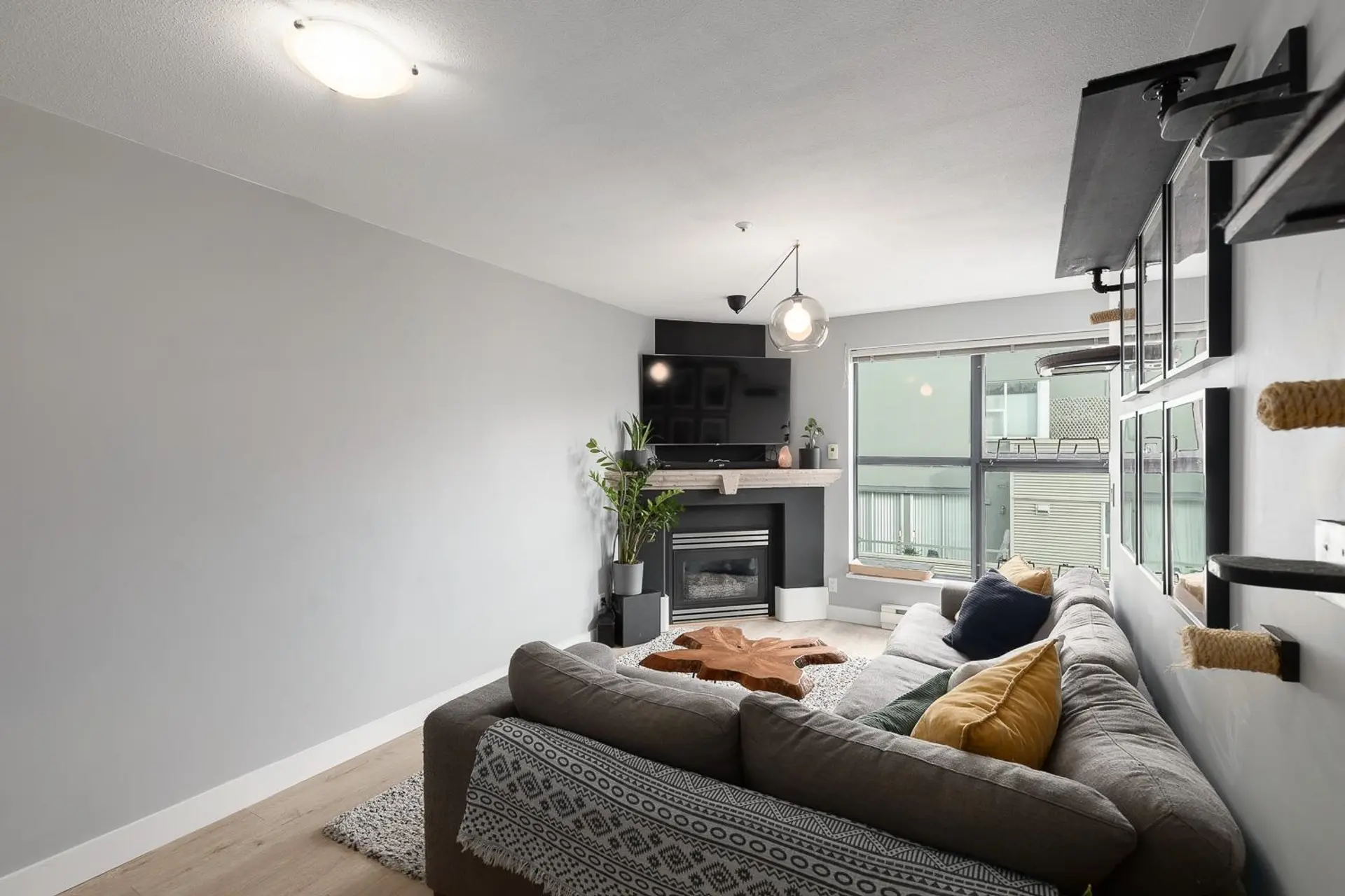 #405 2688 Vine Street - Image 8