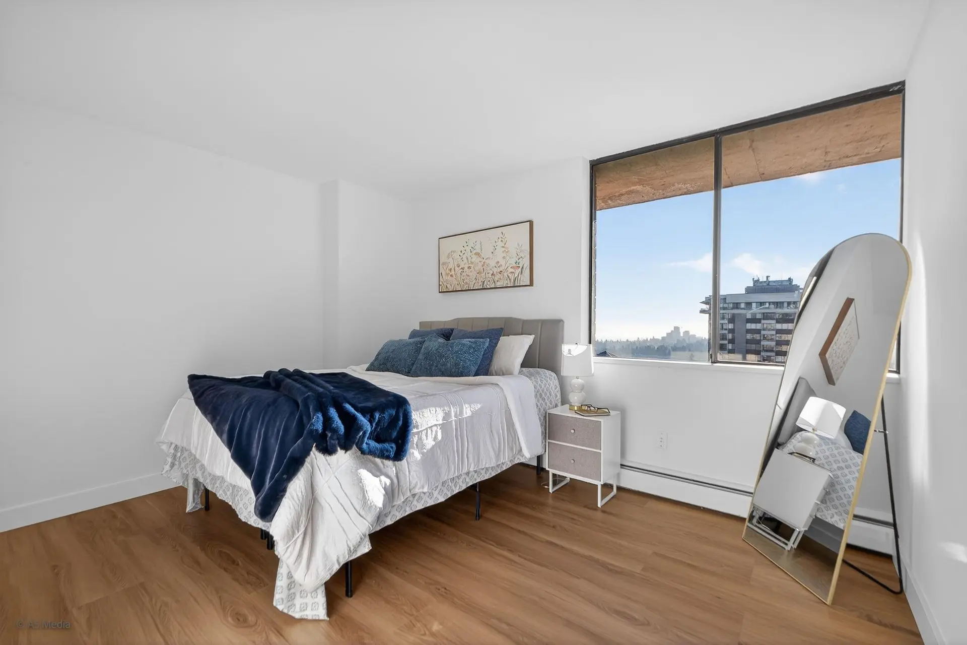 #2206 3771 Bartlett Court - Image 6
