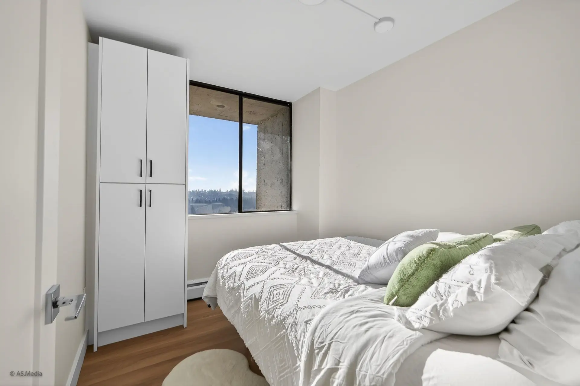 #2206 3771 Bartlett Court - Image 7