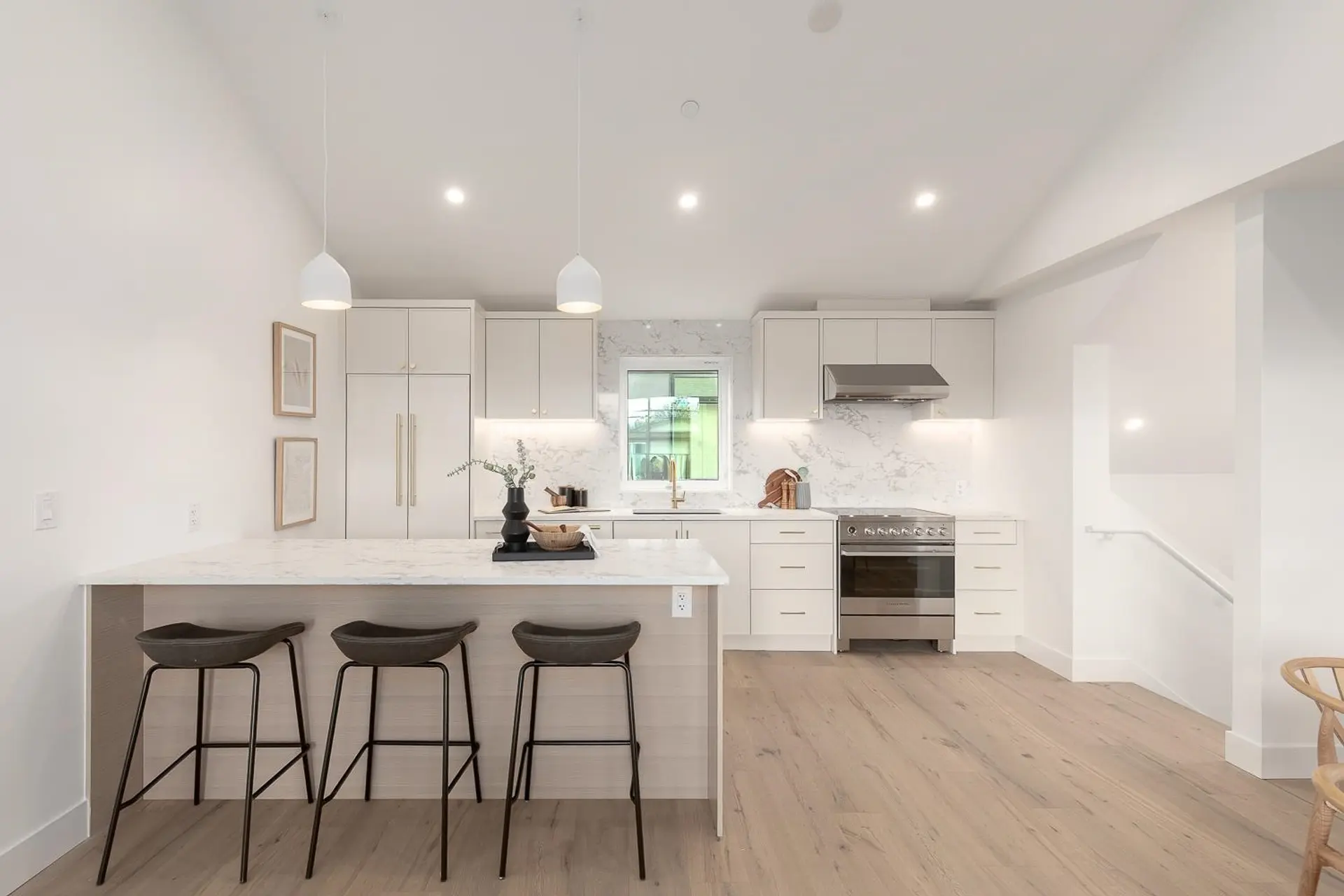 464 E 17th Avenue - Image 2