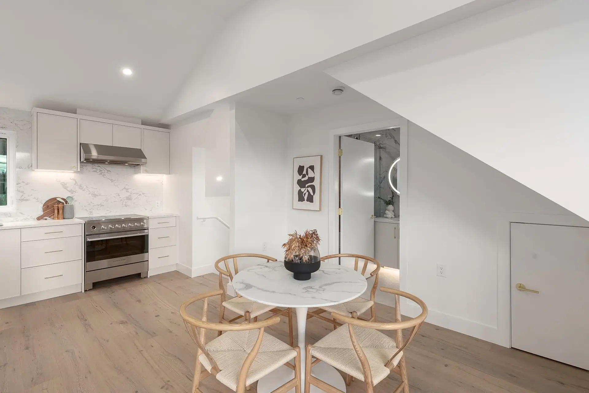 464 E 17th Avenue - Image 4