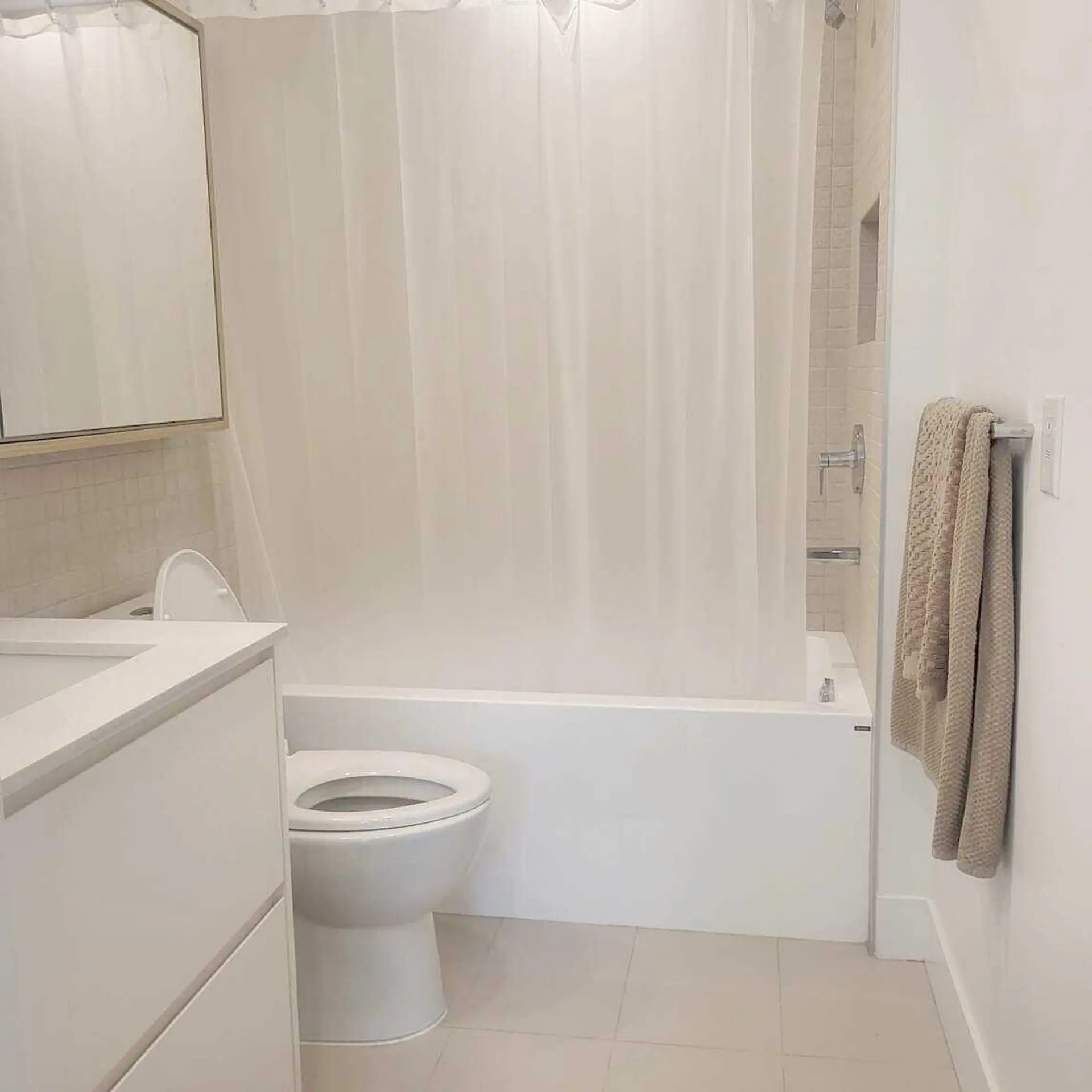 922 W 49th Avenue - Image 6