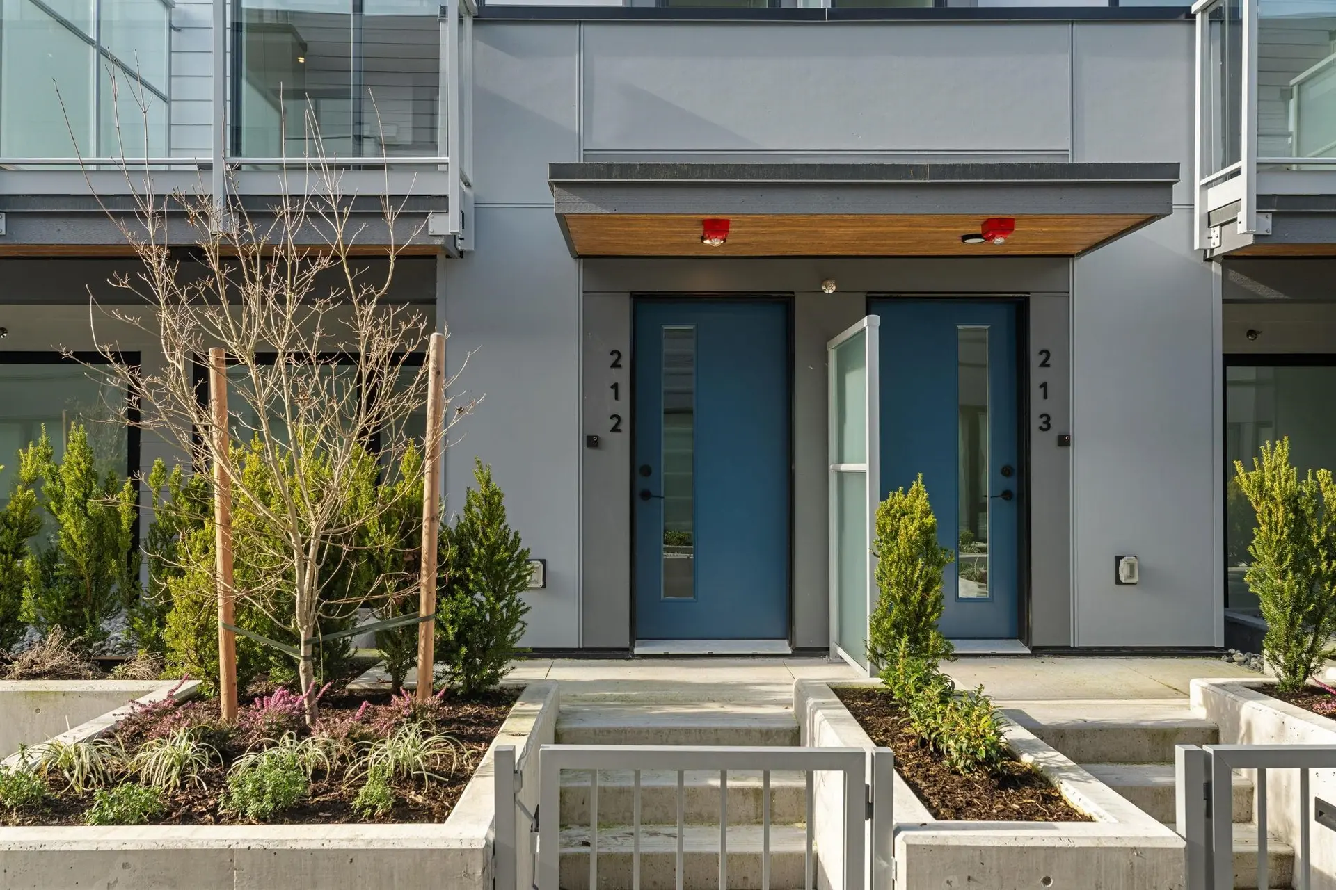 #213 921 Grant Street - Image 2