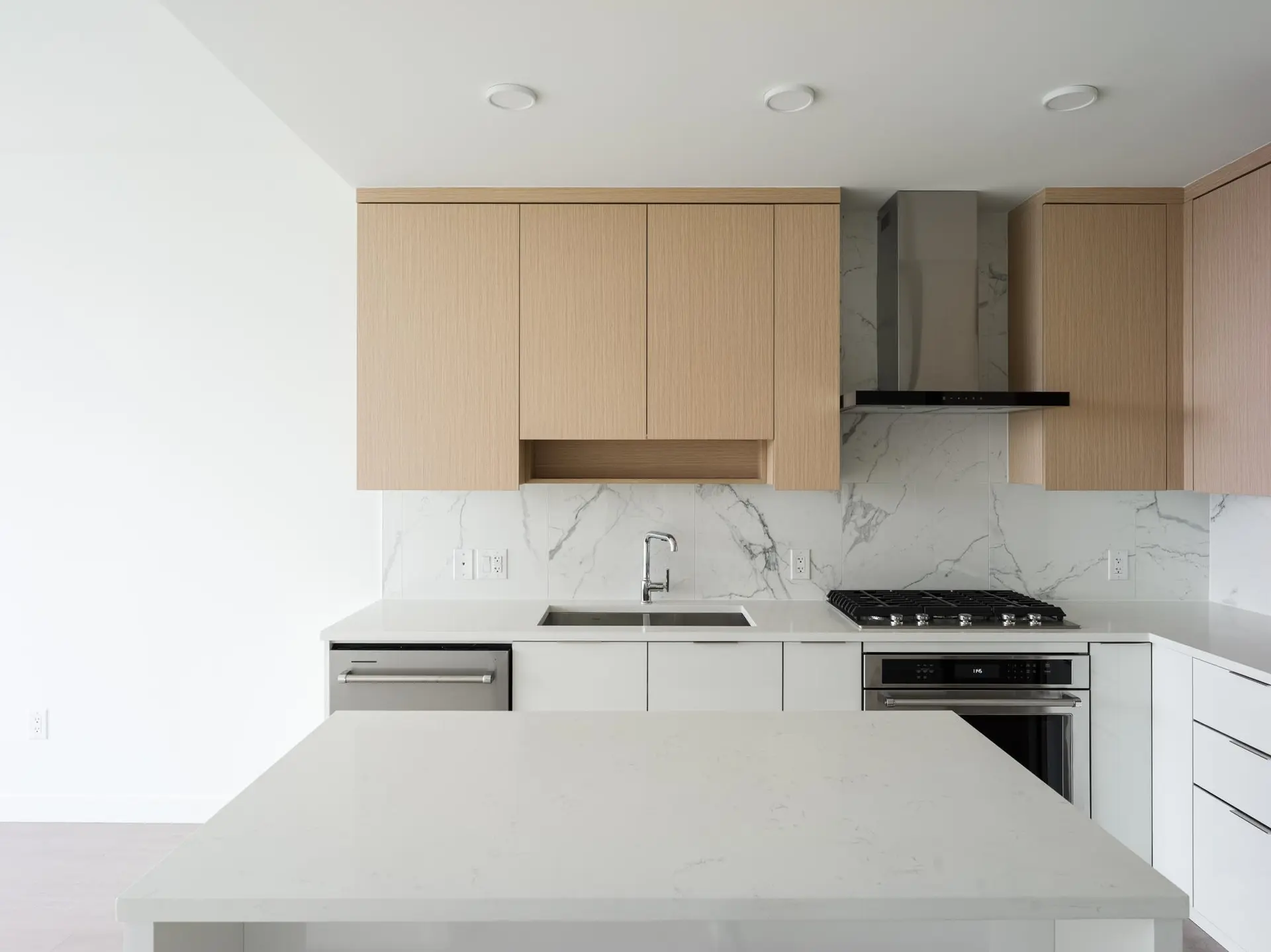 #1405 699 Whiting Way - Image 2