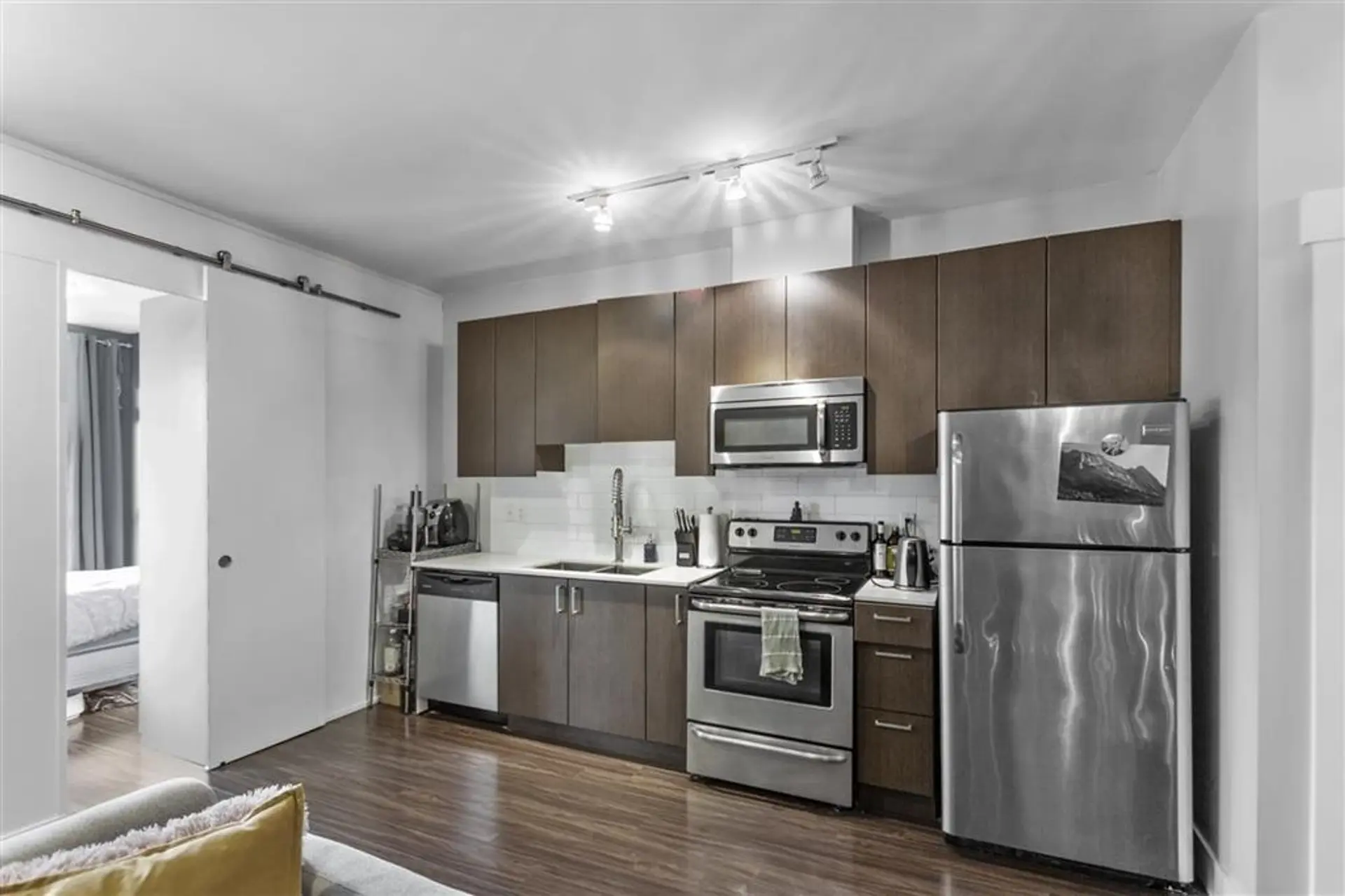 #405 2351 Kelly Avenue - Image 7