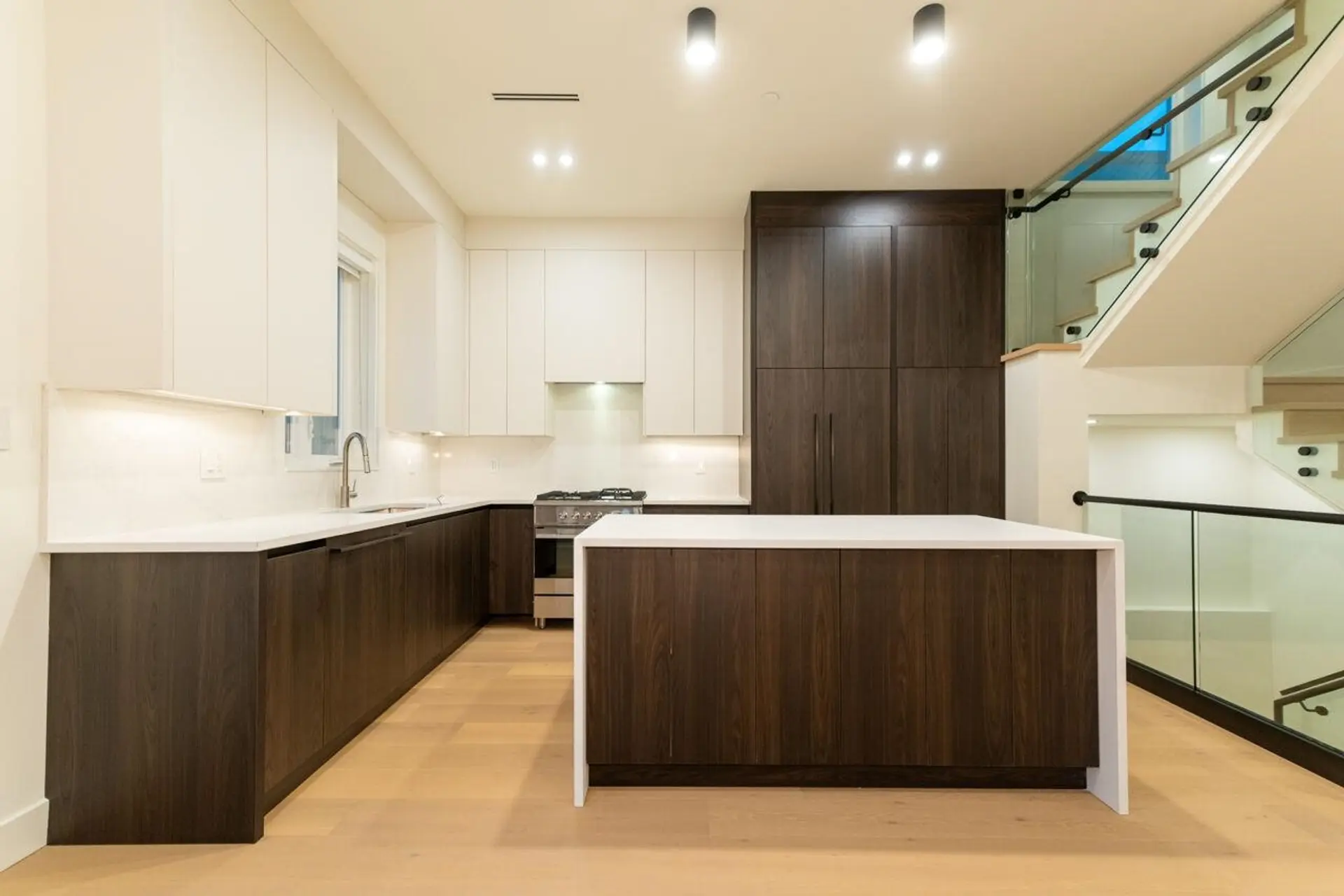#2 773 E 61st Avenue - Image 3