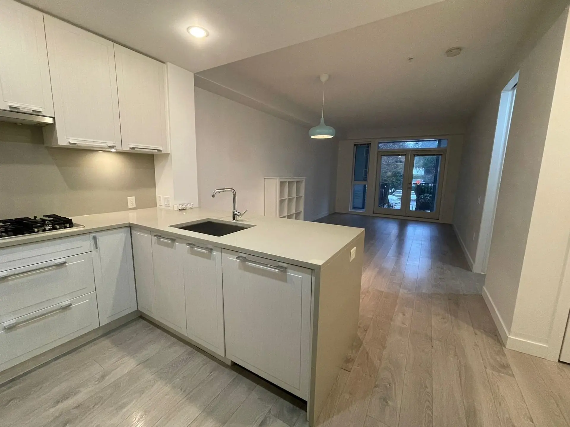 #102 6633 Cambie Street - Image 2