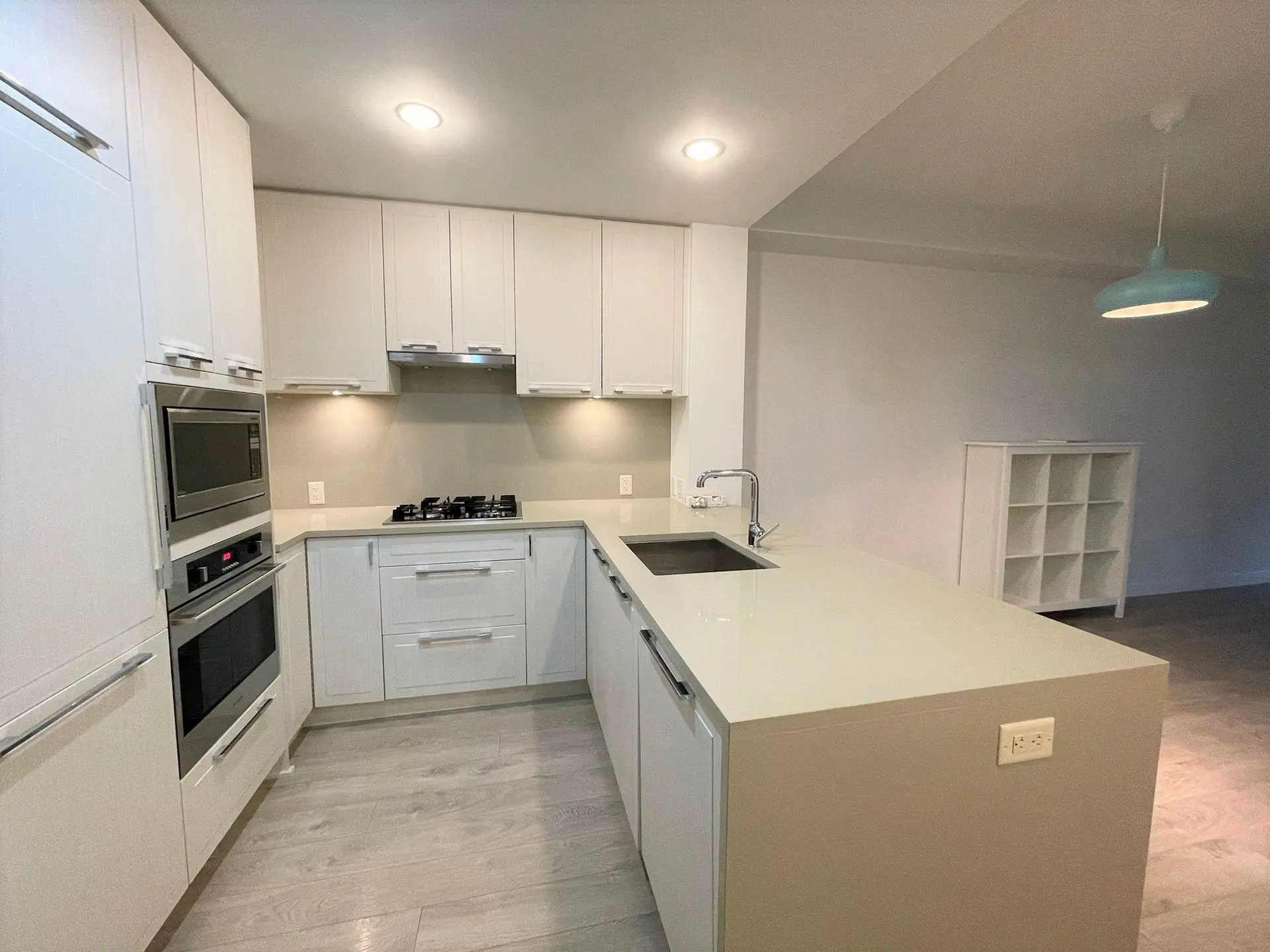 #102 6633 Cambie Street - Image 3