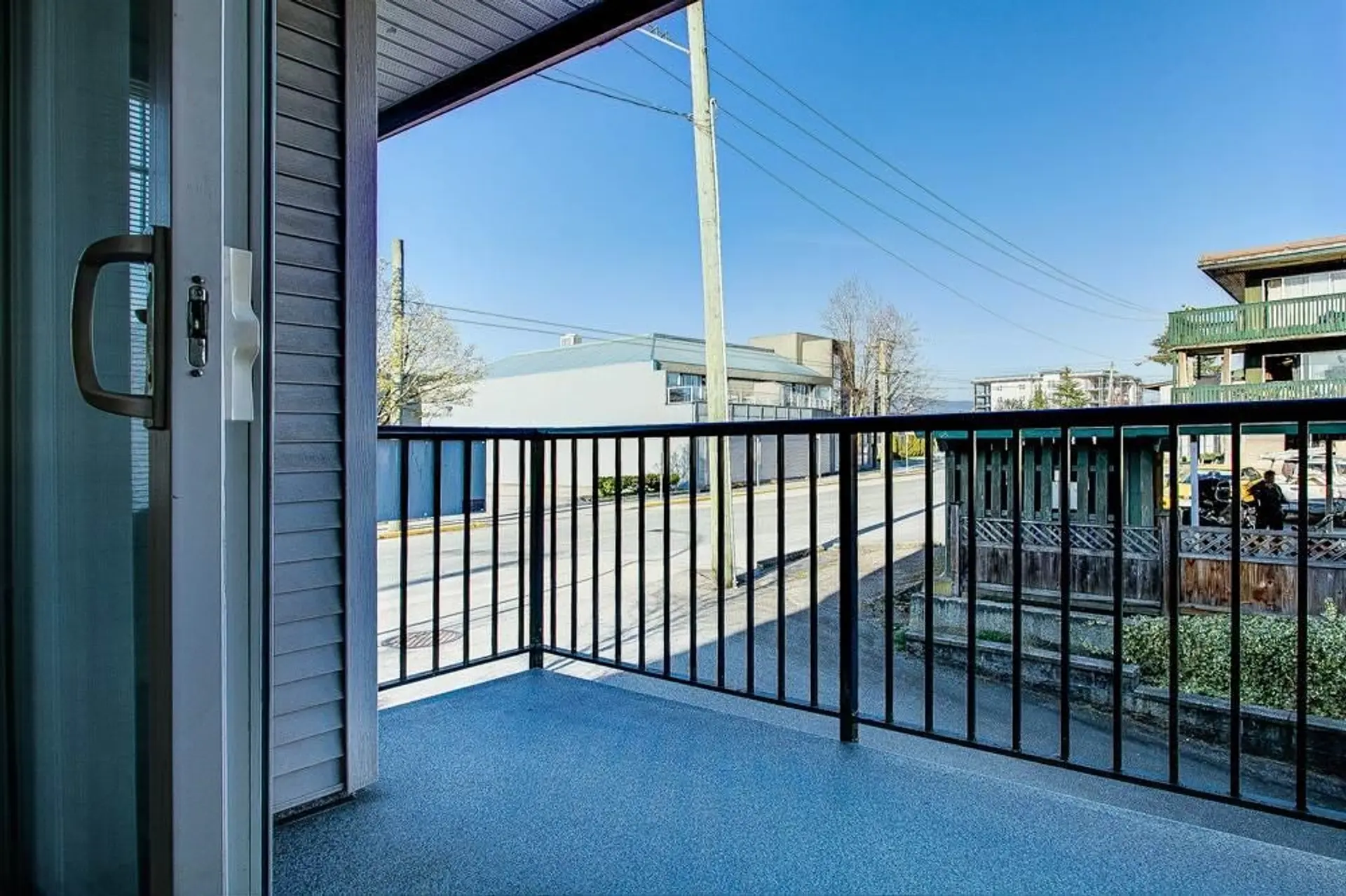 #1 22466 North Avenue - Image 10