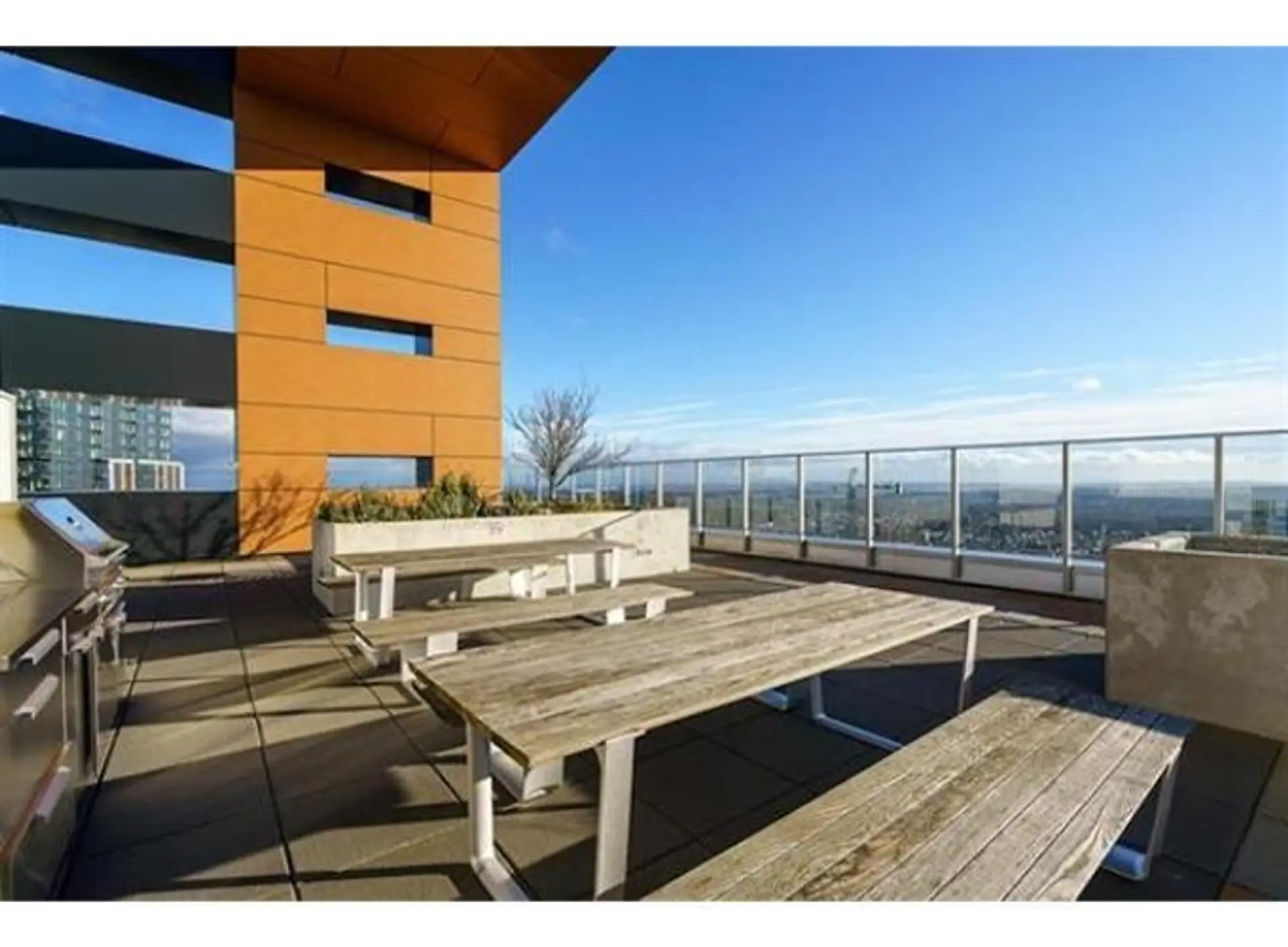 Property at #2704 13615 FRASER HIGHWAY, Surrey, BC