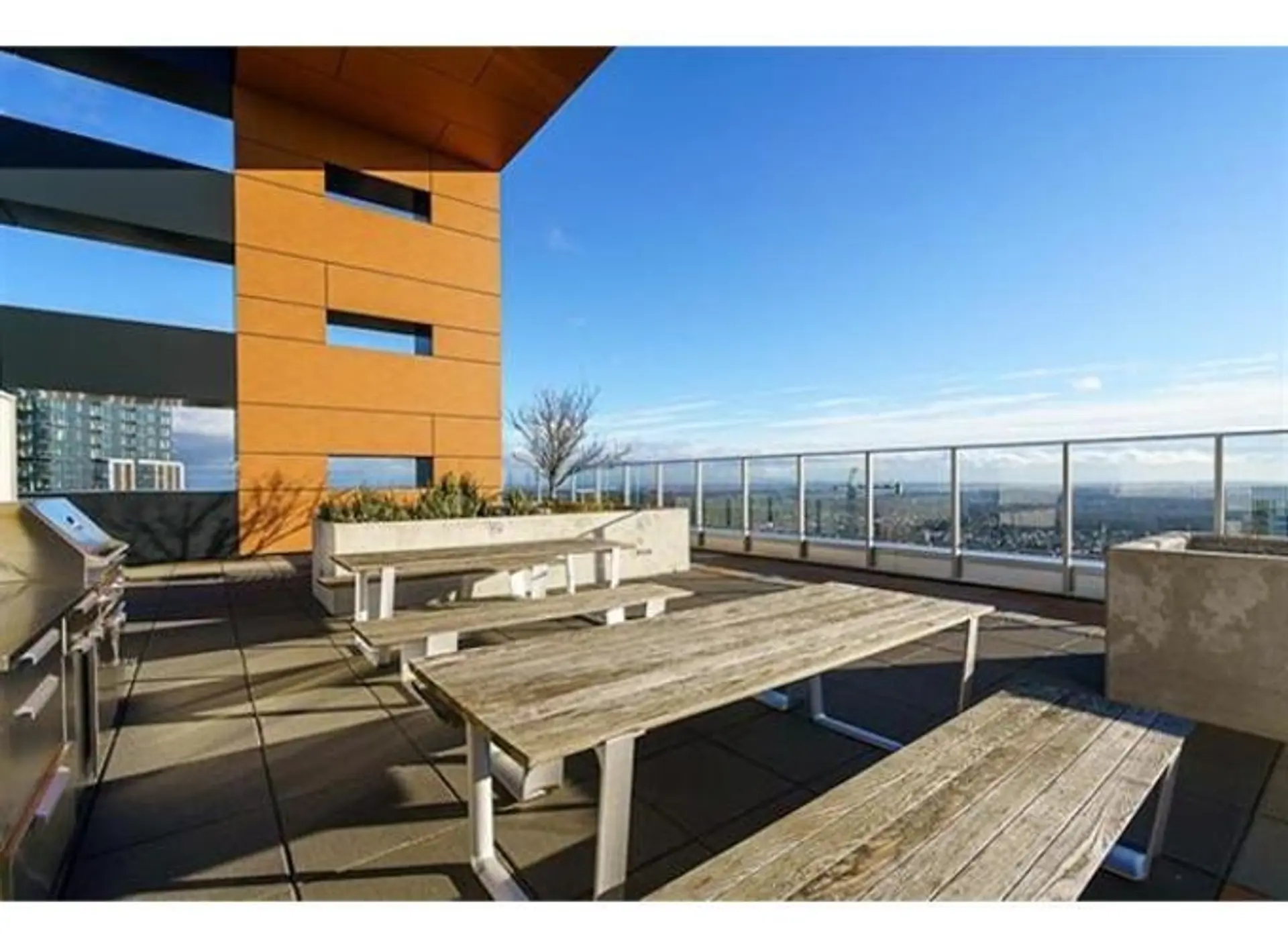 Property at #2704 13615 FRASER HIGHWAY, Surrey, BC