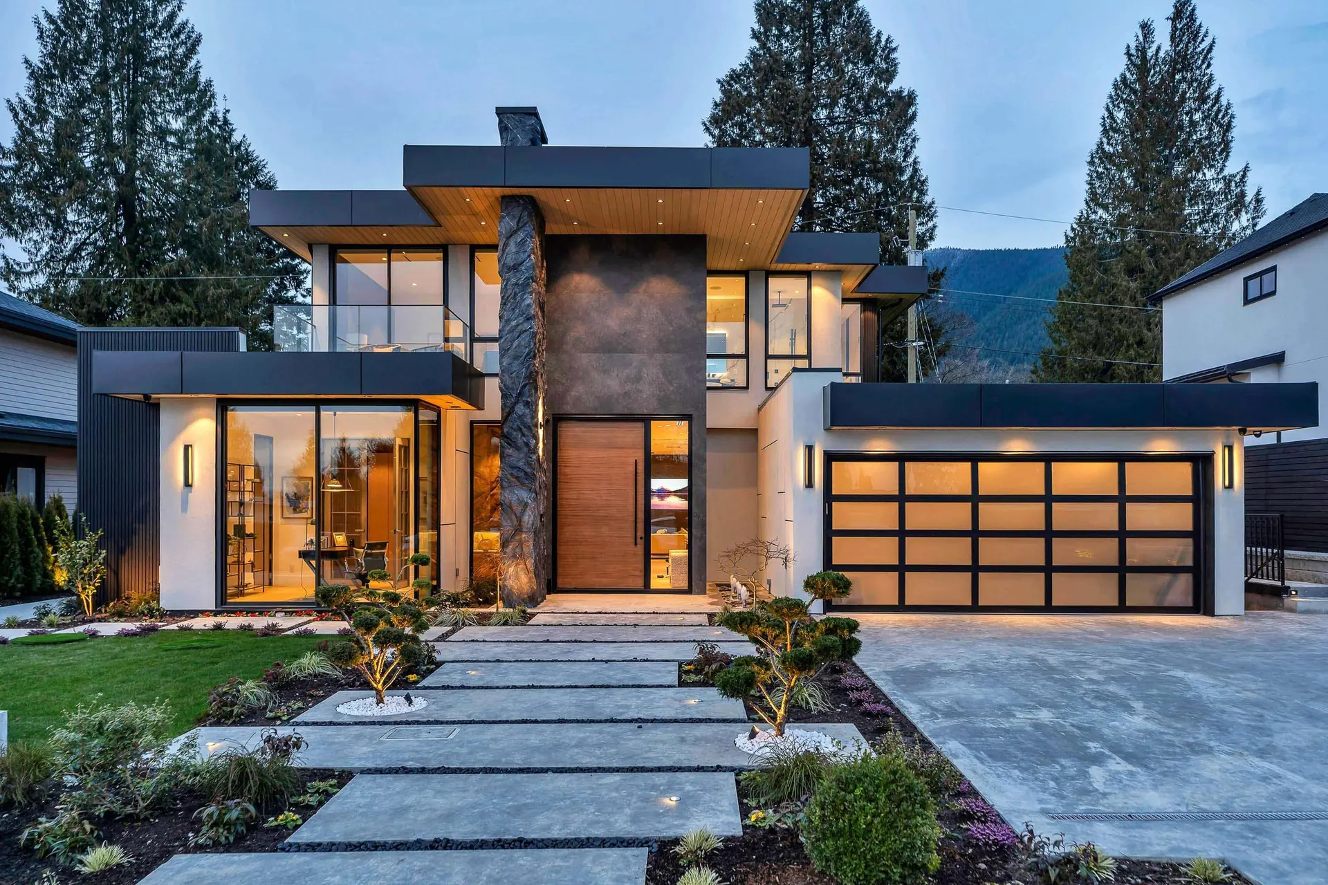 Property at 922 Wentworth Avenue, North Vancouver, BC