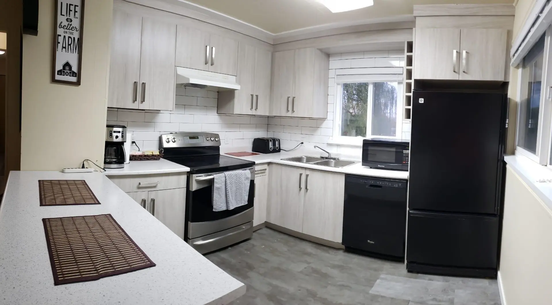 Property at 24611 DEWDNEY TRUNK ROAD, Maple Ridge, BC