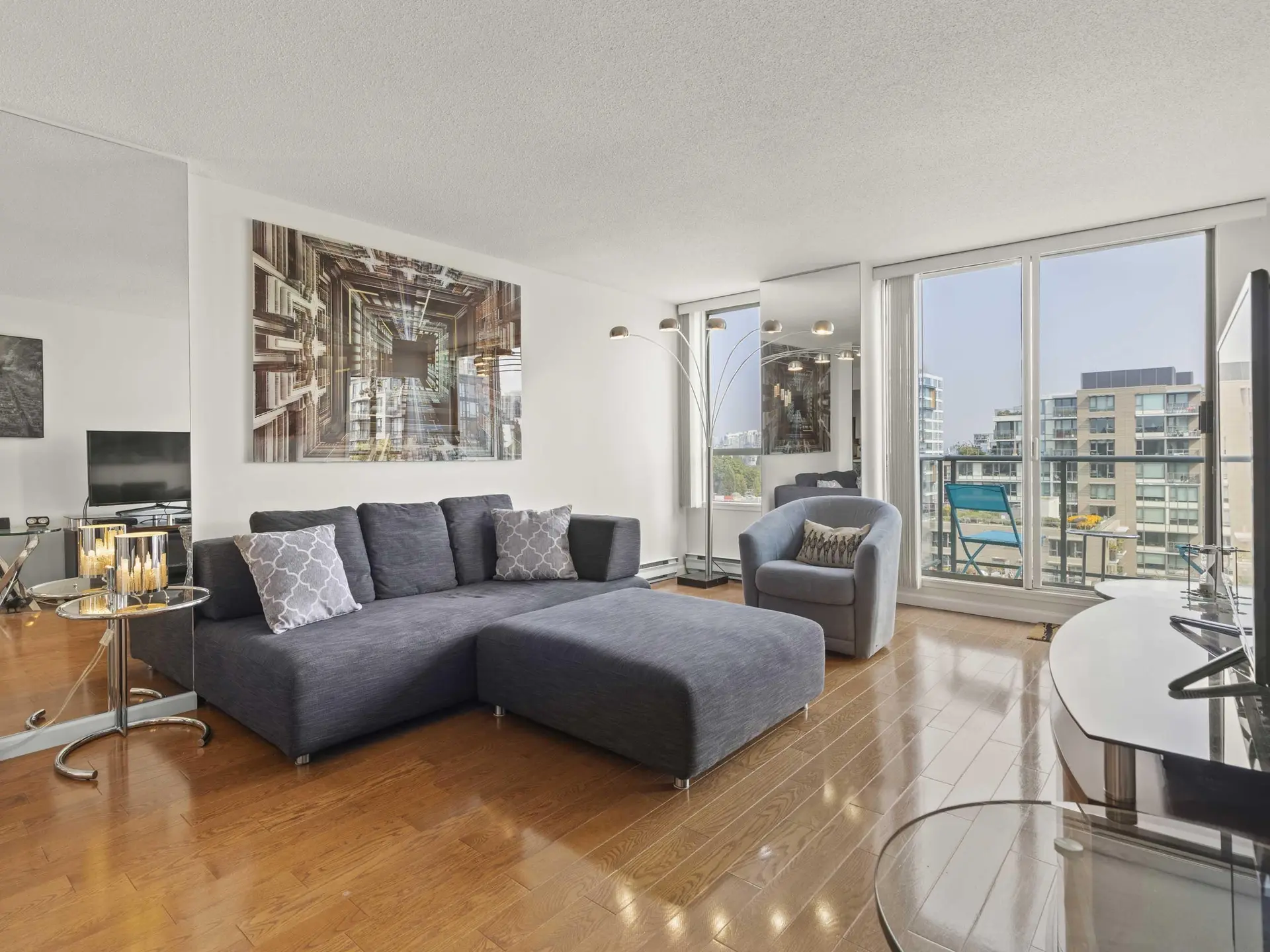 #904 2288 Pine Street - Image 1