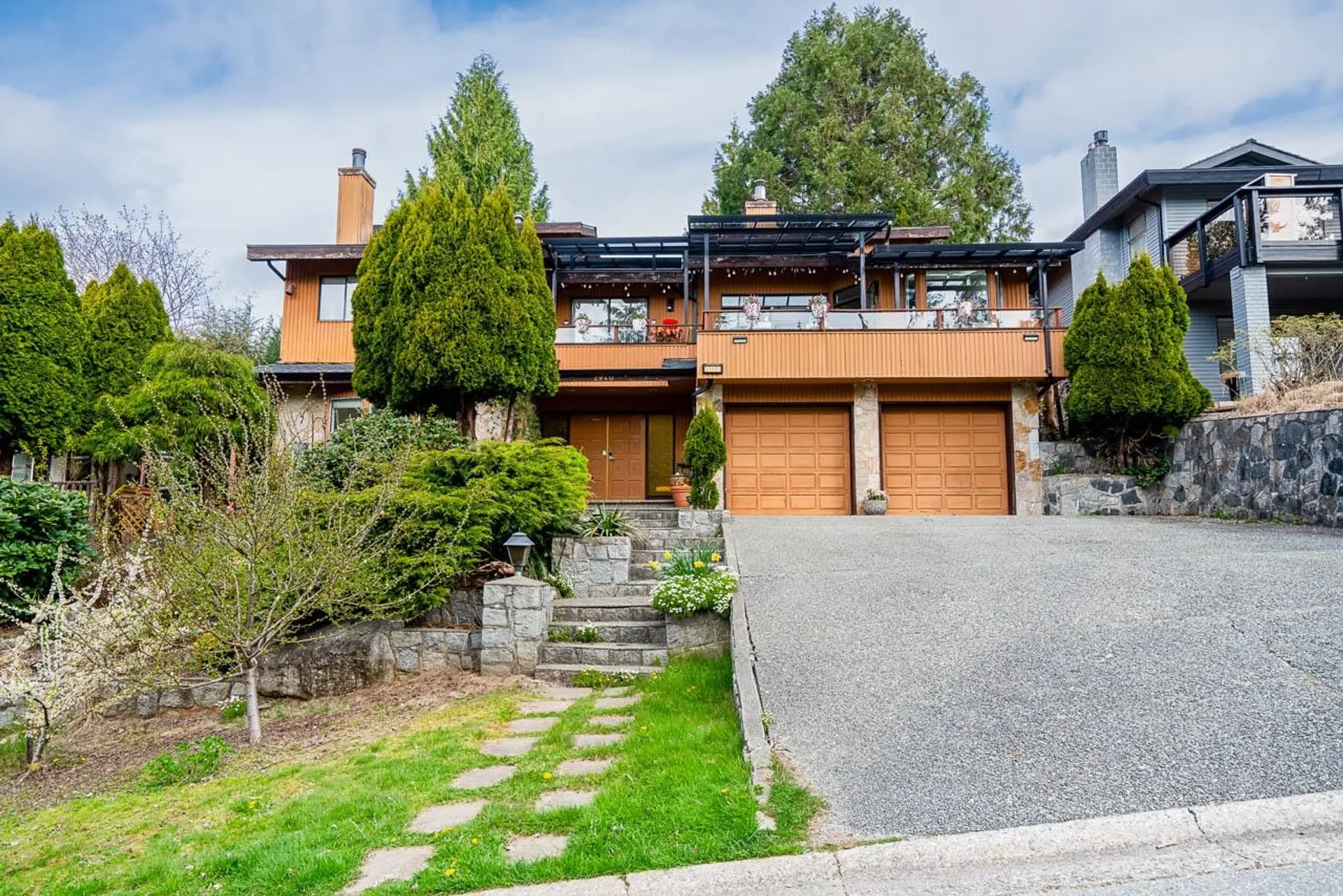 Property at 2940 Dresden Way, North Vancouver, BC