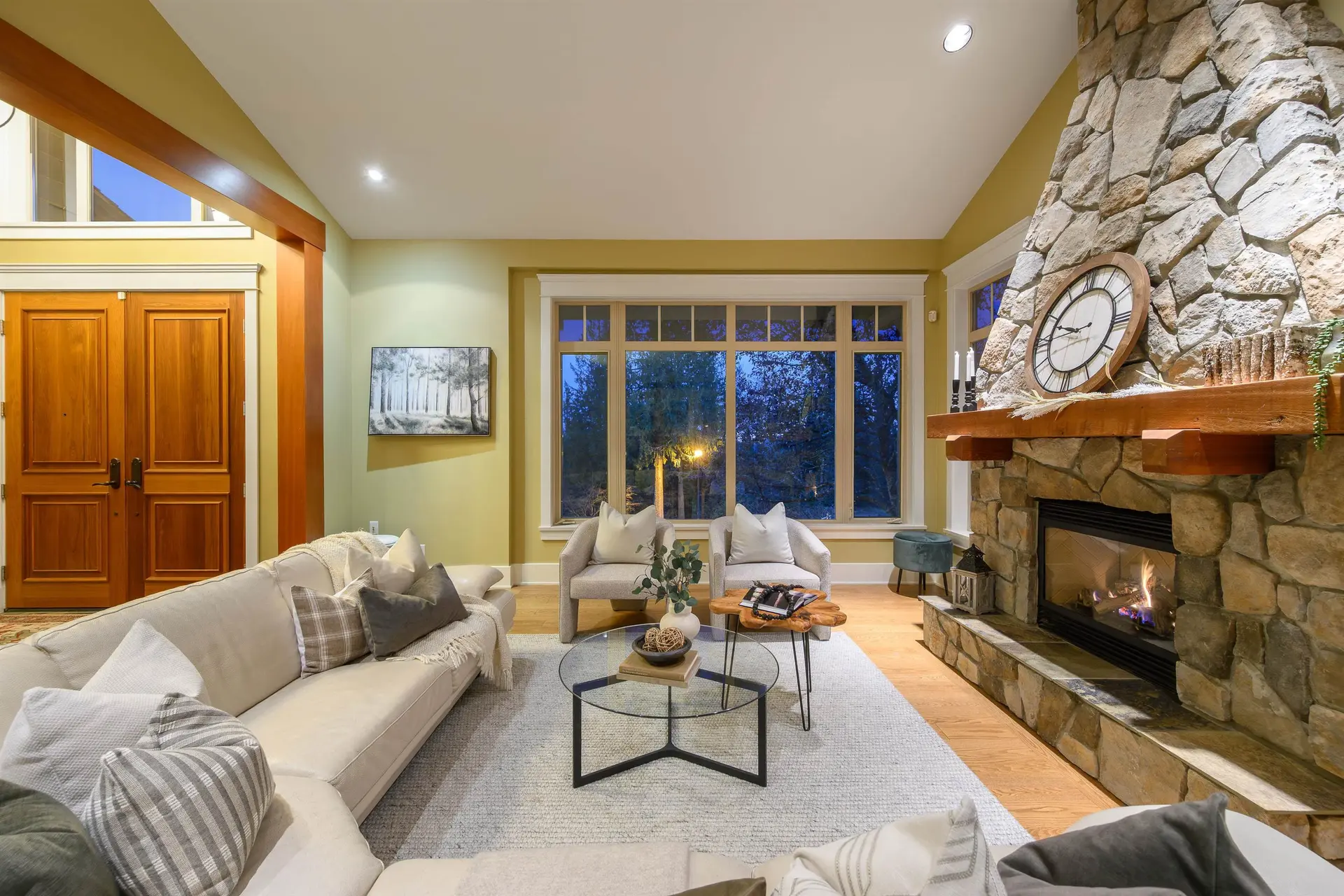 Property at 3402 ANNE MACDONALD WAY, North Vancouver, BC