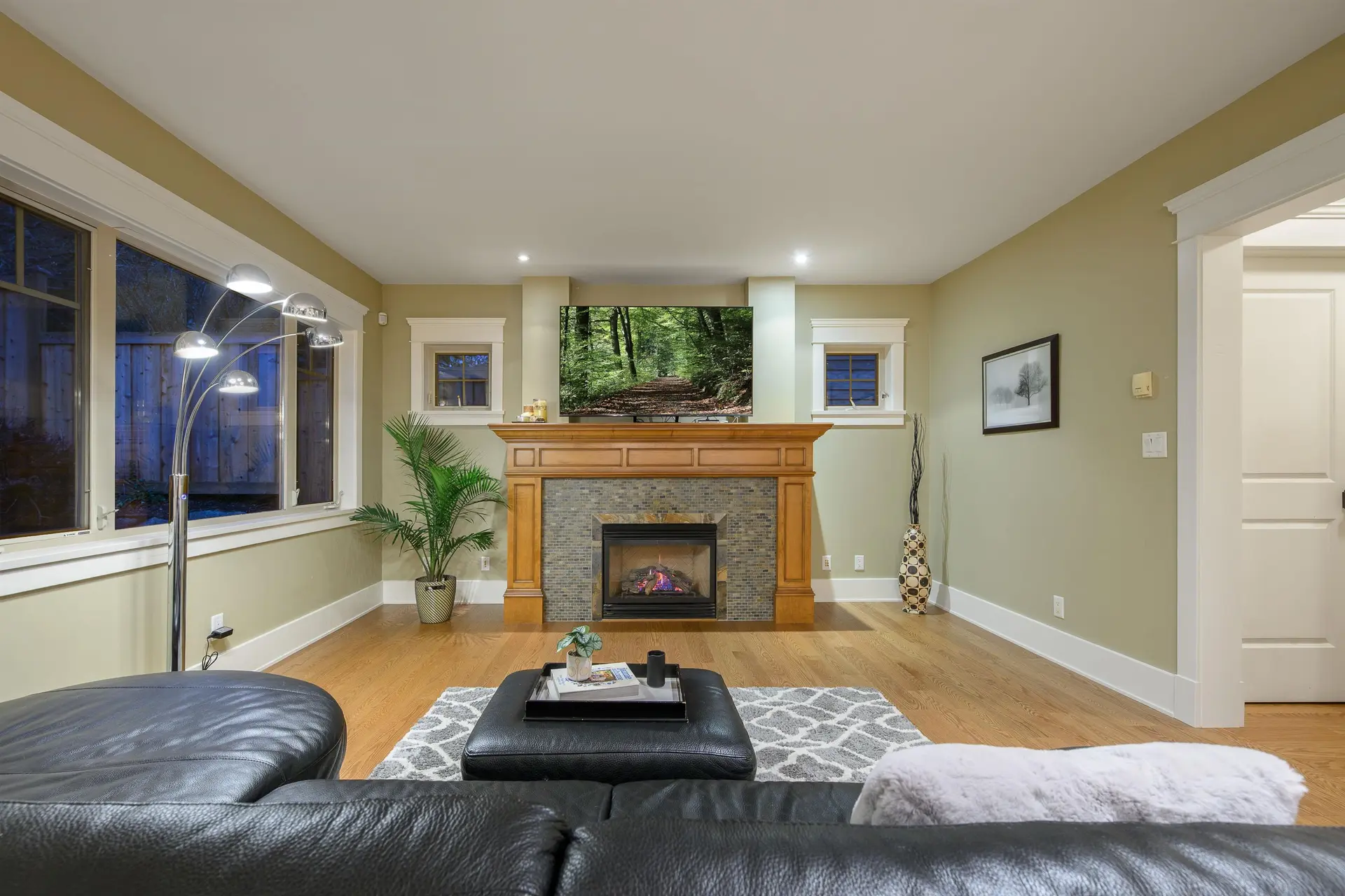 Property at 3402 ANNE MACDONALD WAY, North Vancouver, BC