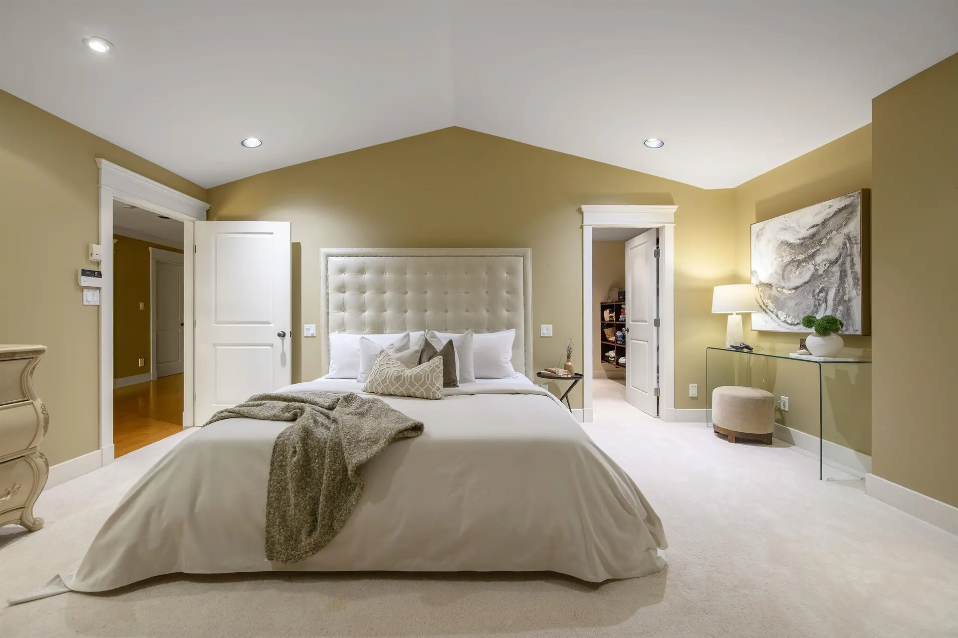 Property at 3402 ANNE MACDONALD WAY, North Vancouver, BC