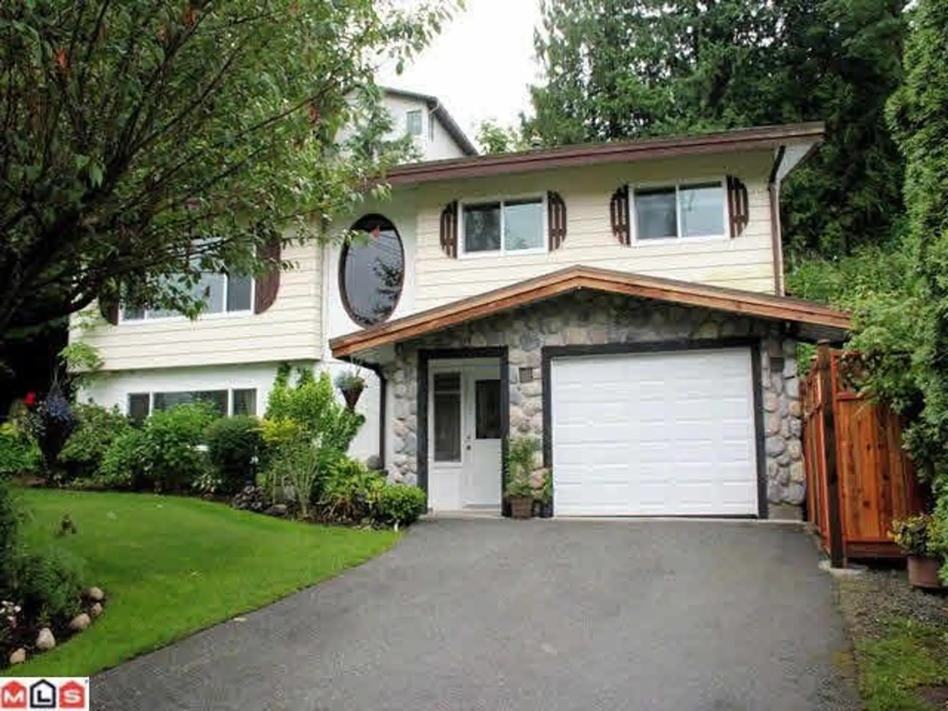Property at 33368 KNIGHT AVENUE, Mission, BC