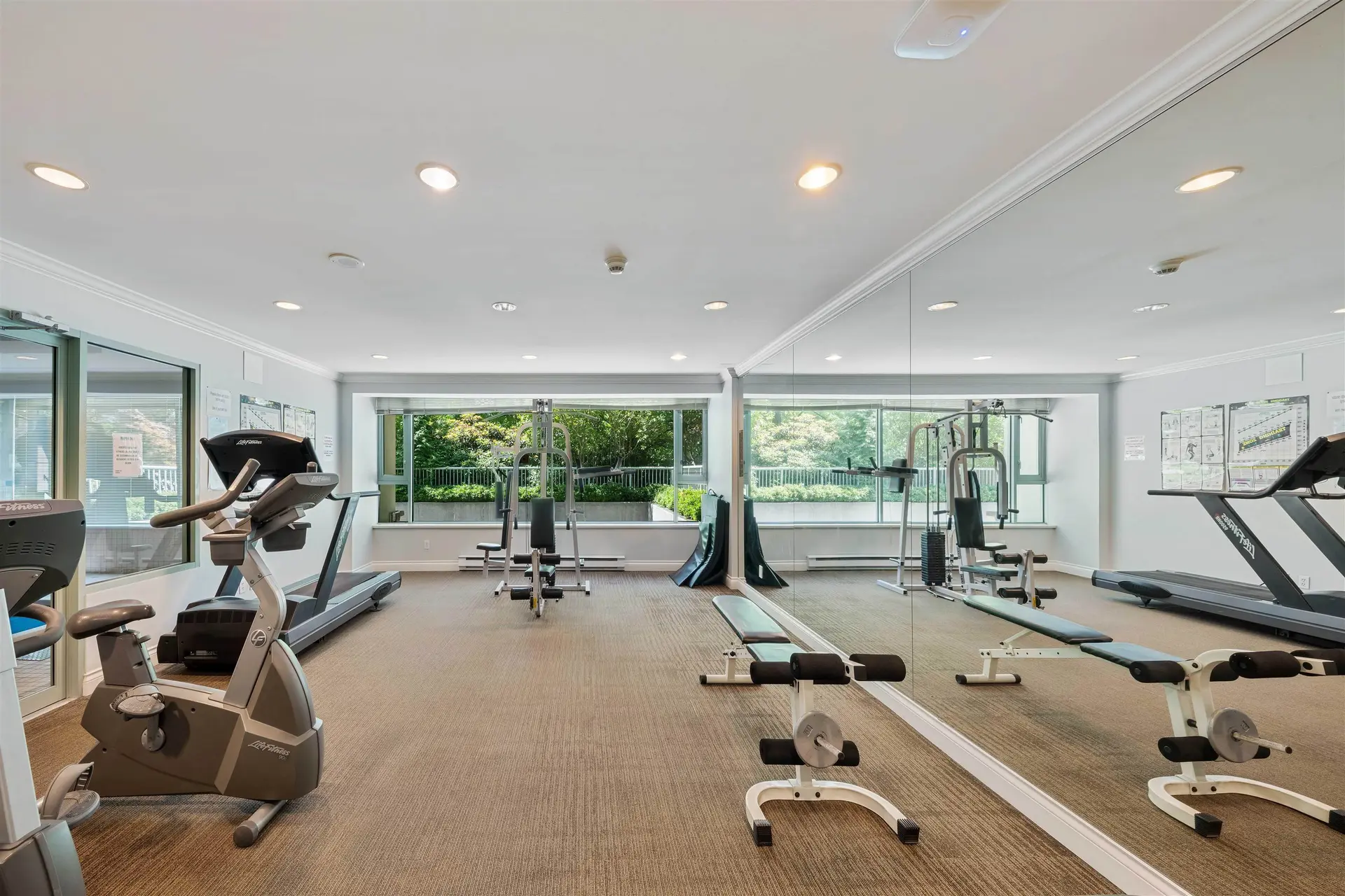 Property at #1605 15030 101 AVENUE, Surrey, BC