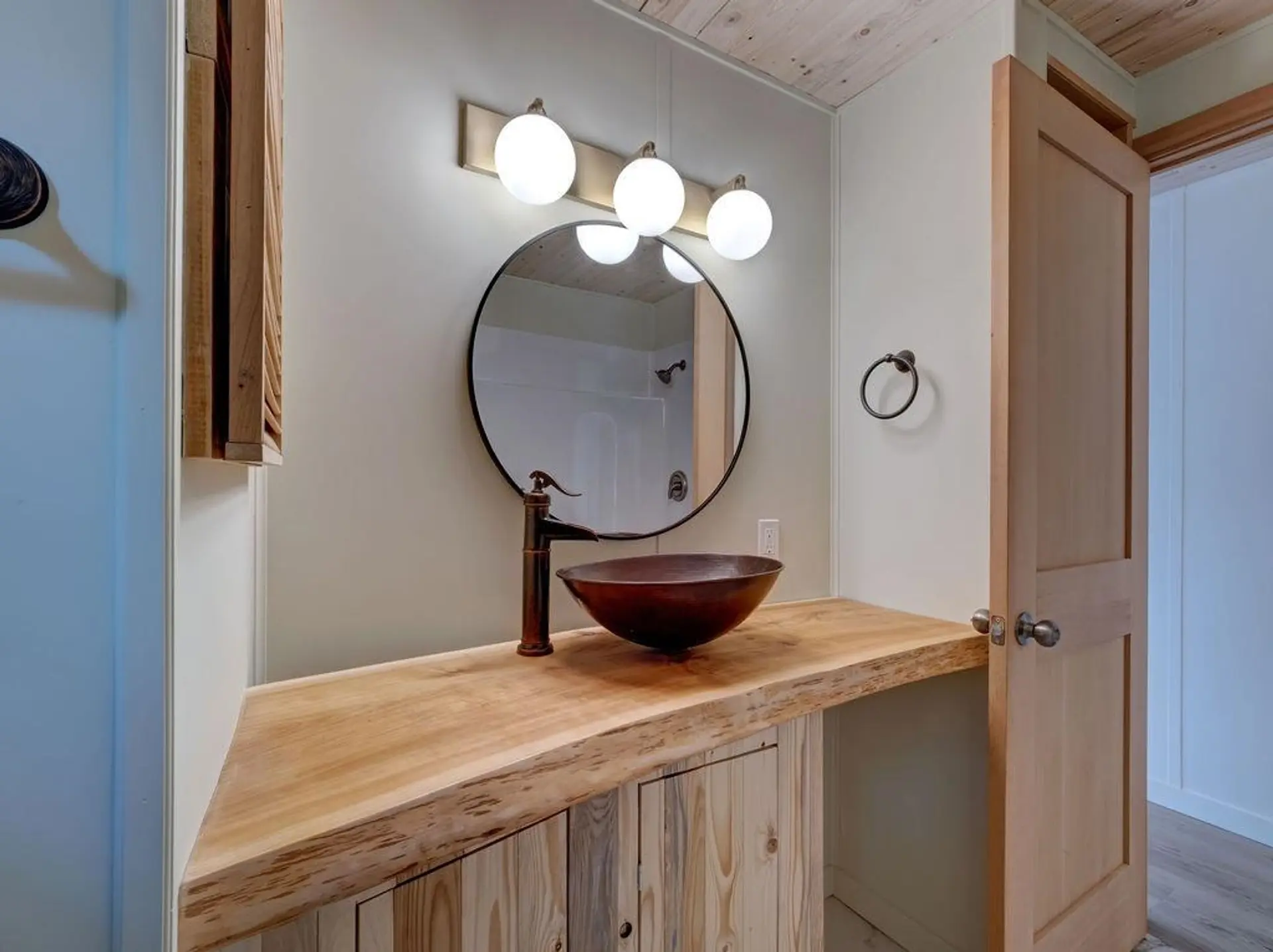 Property at #28 1413 SUNSHINE COAST HIGHWAY, Gibsons, BC