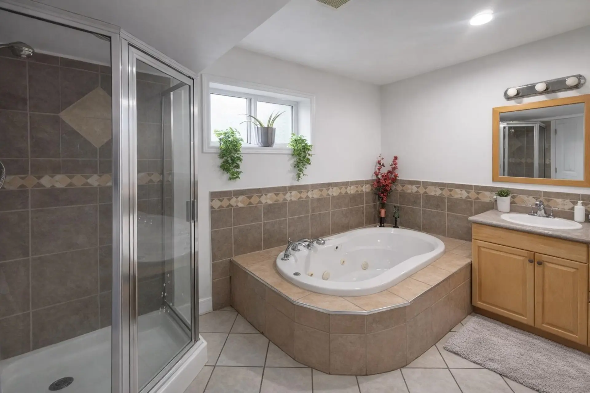 Property at 27964 LEDUNNE AVENUE, Abbotsford, BC