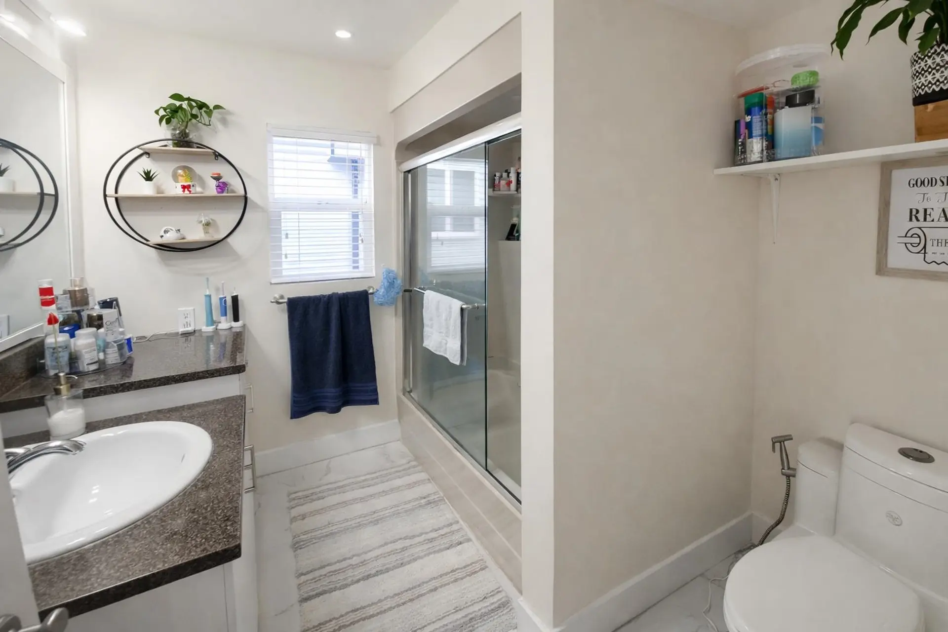 Property at 27964 LEDUNNE AVENUE, Abbotsford, BC