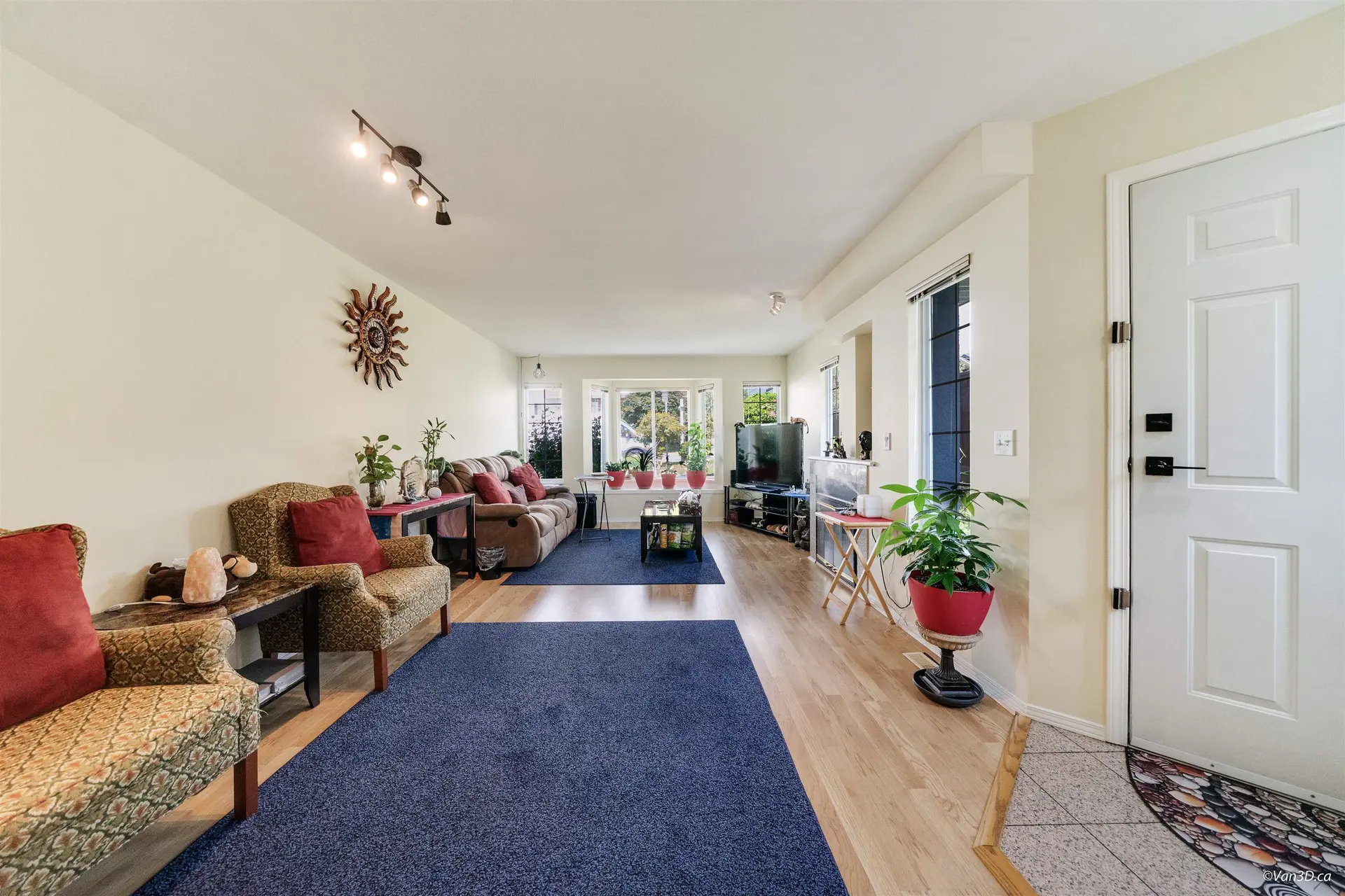 Property at 215 W 18TH STREET, North Vancouver, BC