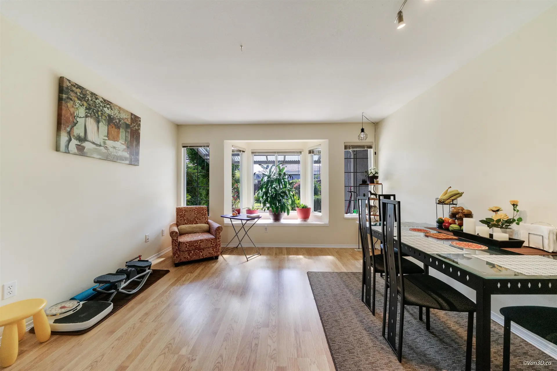 Property at 215 W 18TH STREET, North Vancouver, BC