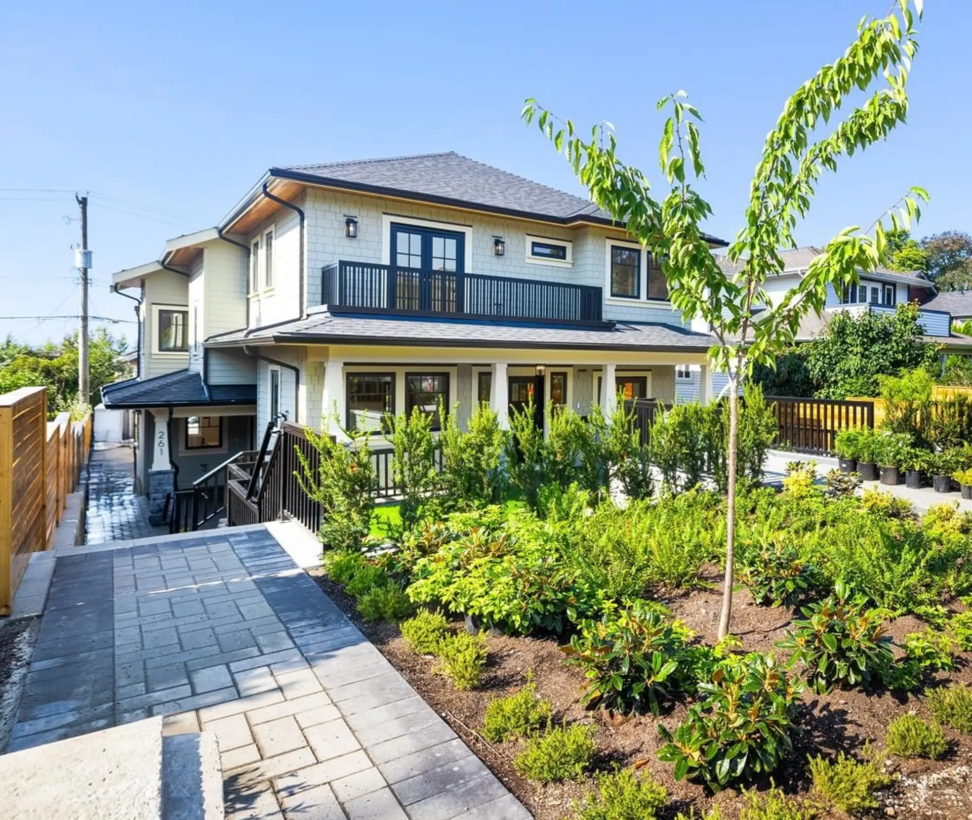 Property at 261 W 6th Street, North Vancouver, BC