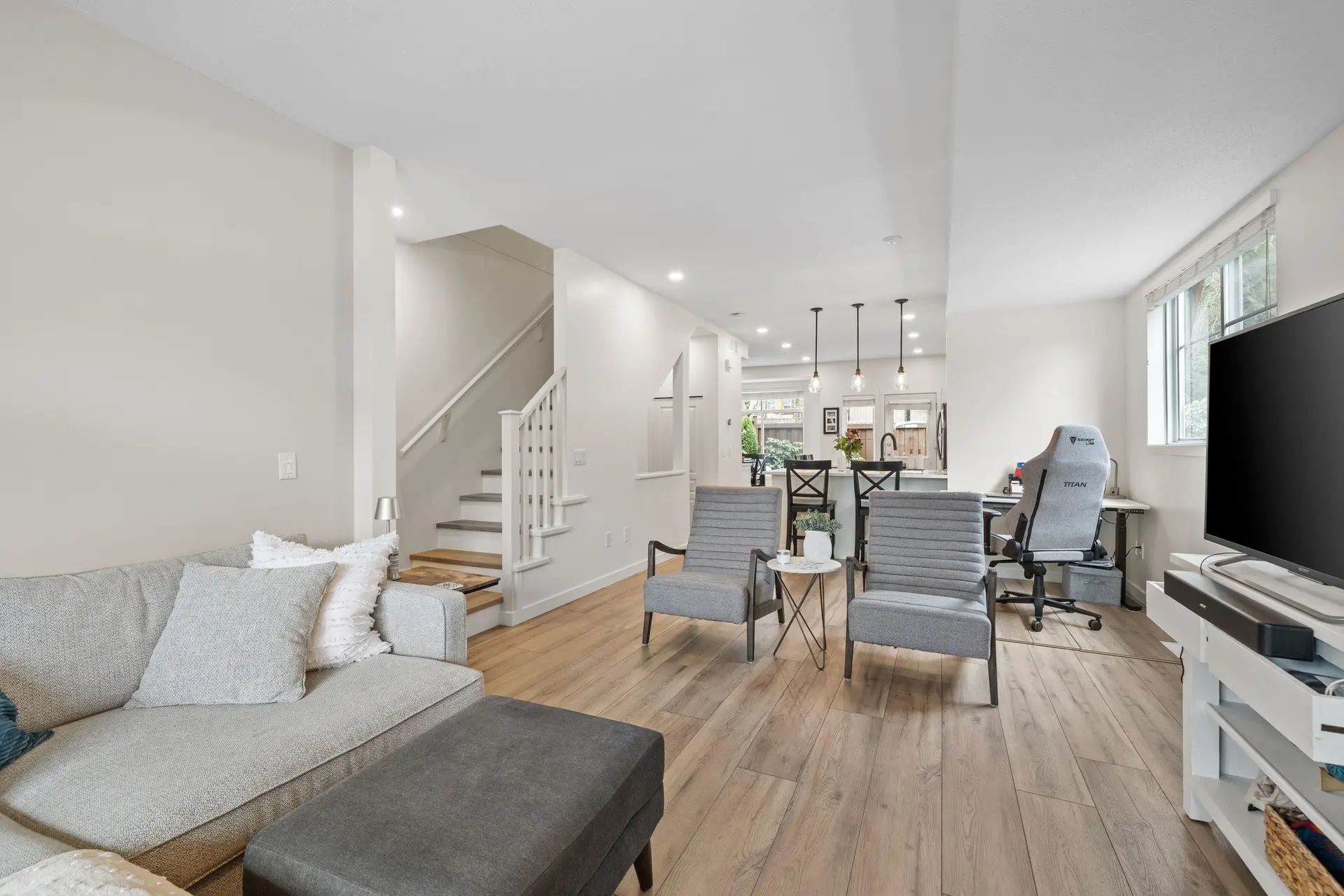 #142 2000 Panorama Drive - Image 7