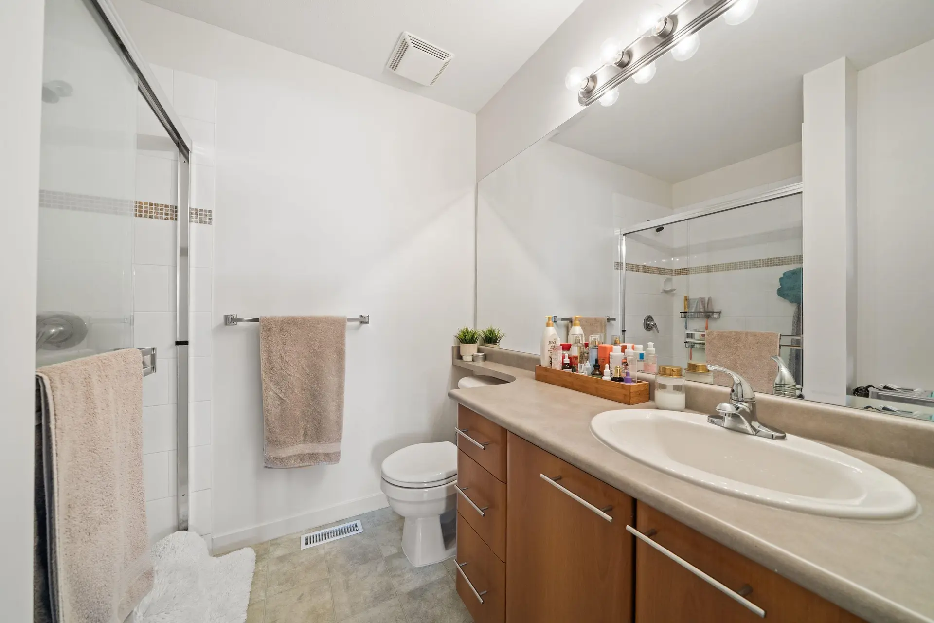 #142 2000 Panorama Drive - Image 11