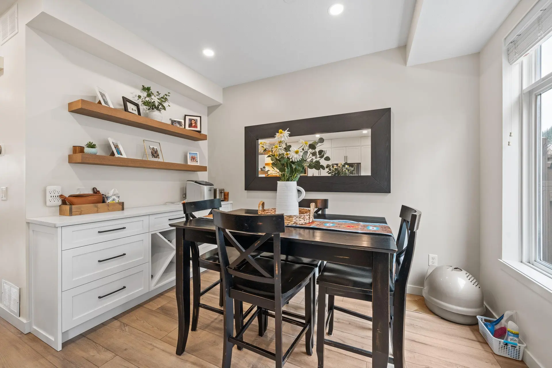 #142 2000 Panorama Drive - Image 4