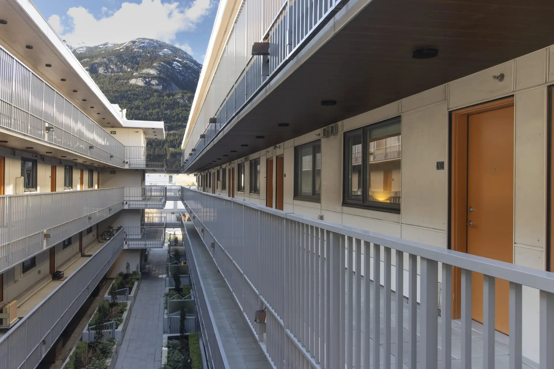 Property at #610 38362 BUCKLEY AVENUE, Squamish, BC