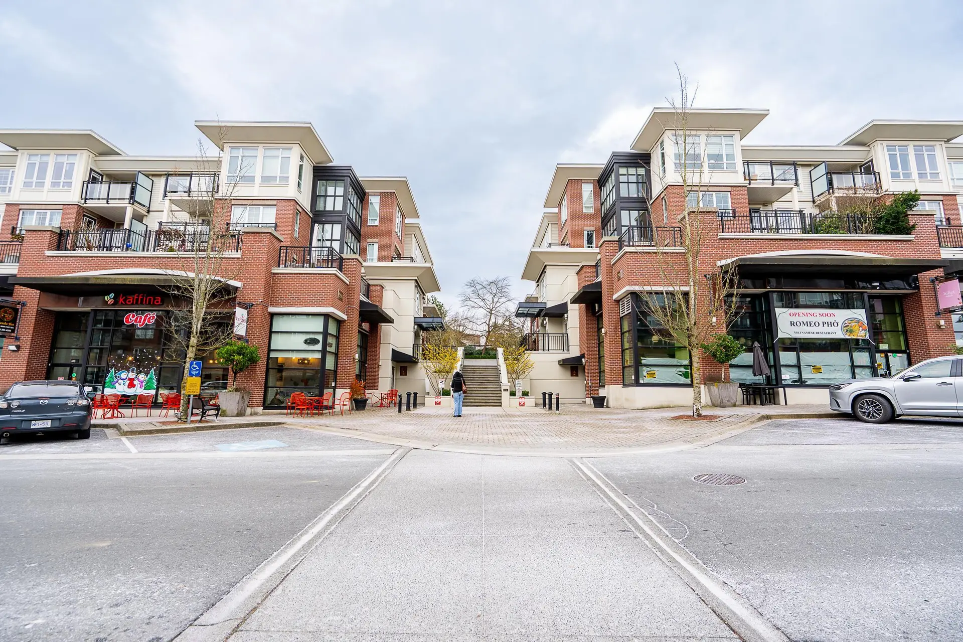 Property at #303 2950 King George Boulevard, Surrey, BC