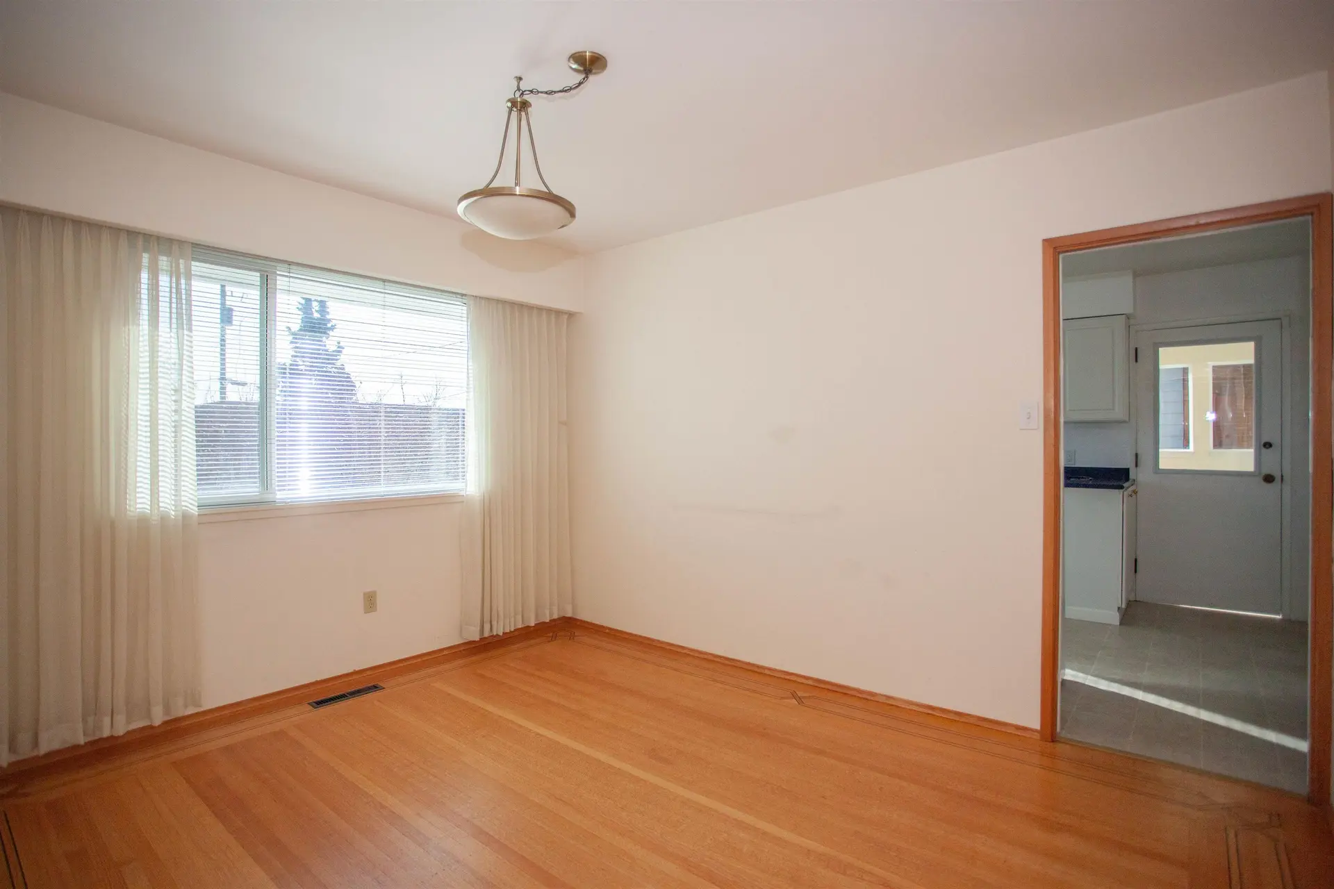 Property at 14451 MANN PARK CRESCENT, White Rock, BC