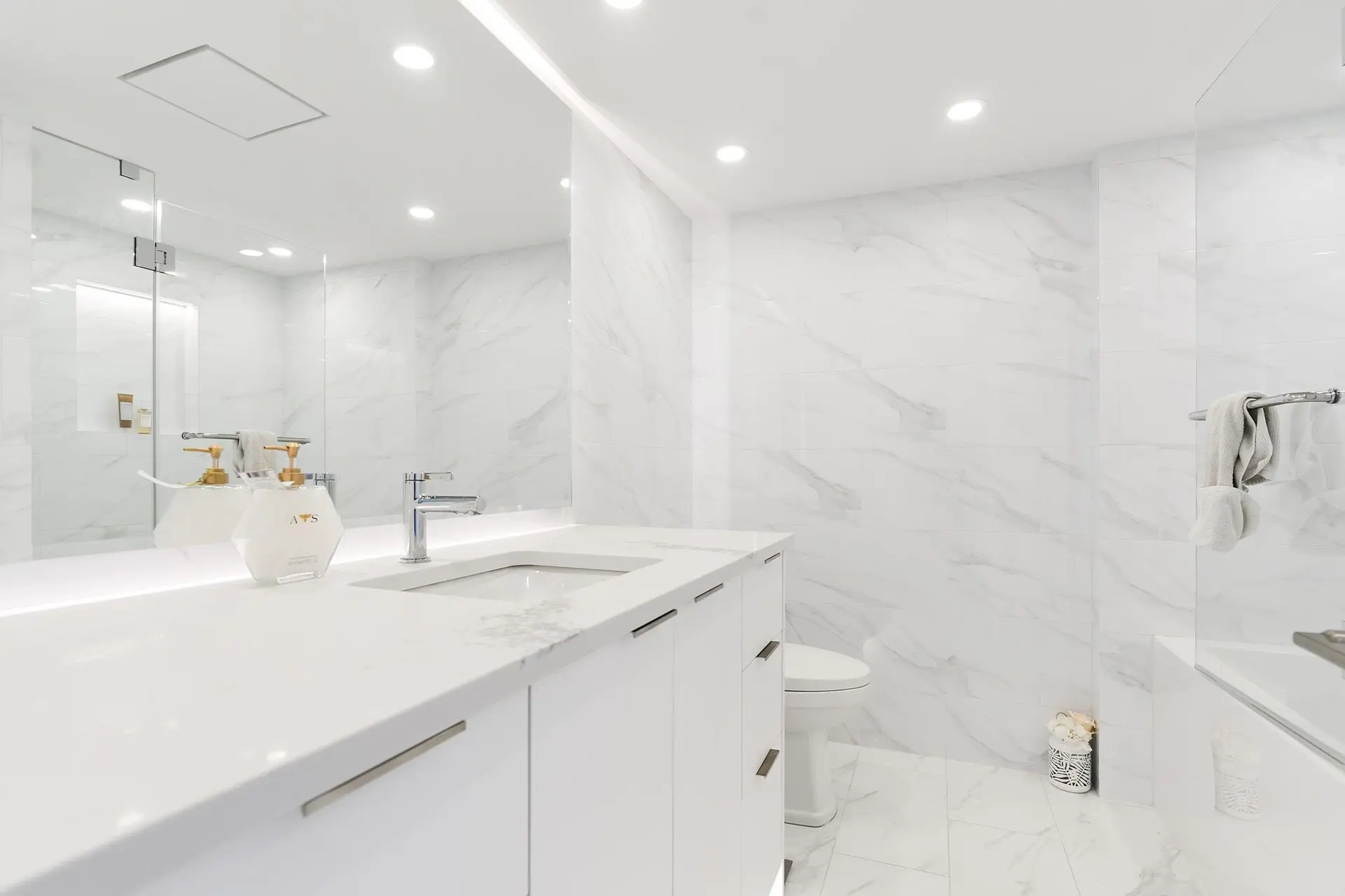 Property at #903 995 ROCHE POINT DRIVE, North Vancouver, BC