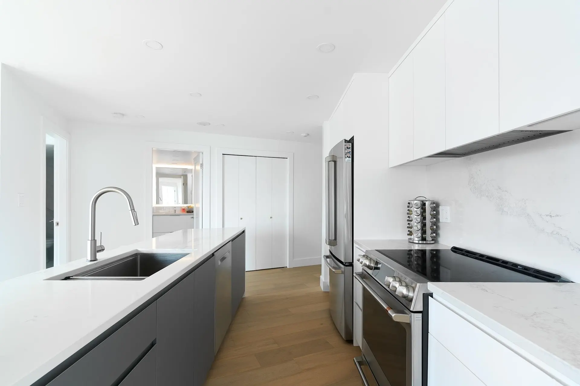 Property at #903 995 ROCHE POINT DRIVE, North Vancouver, BC