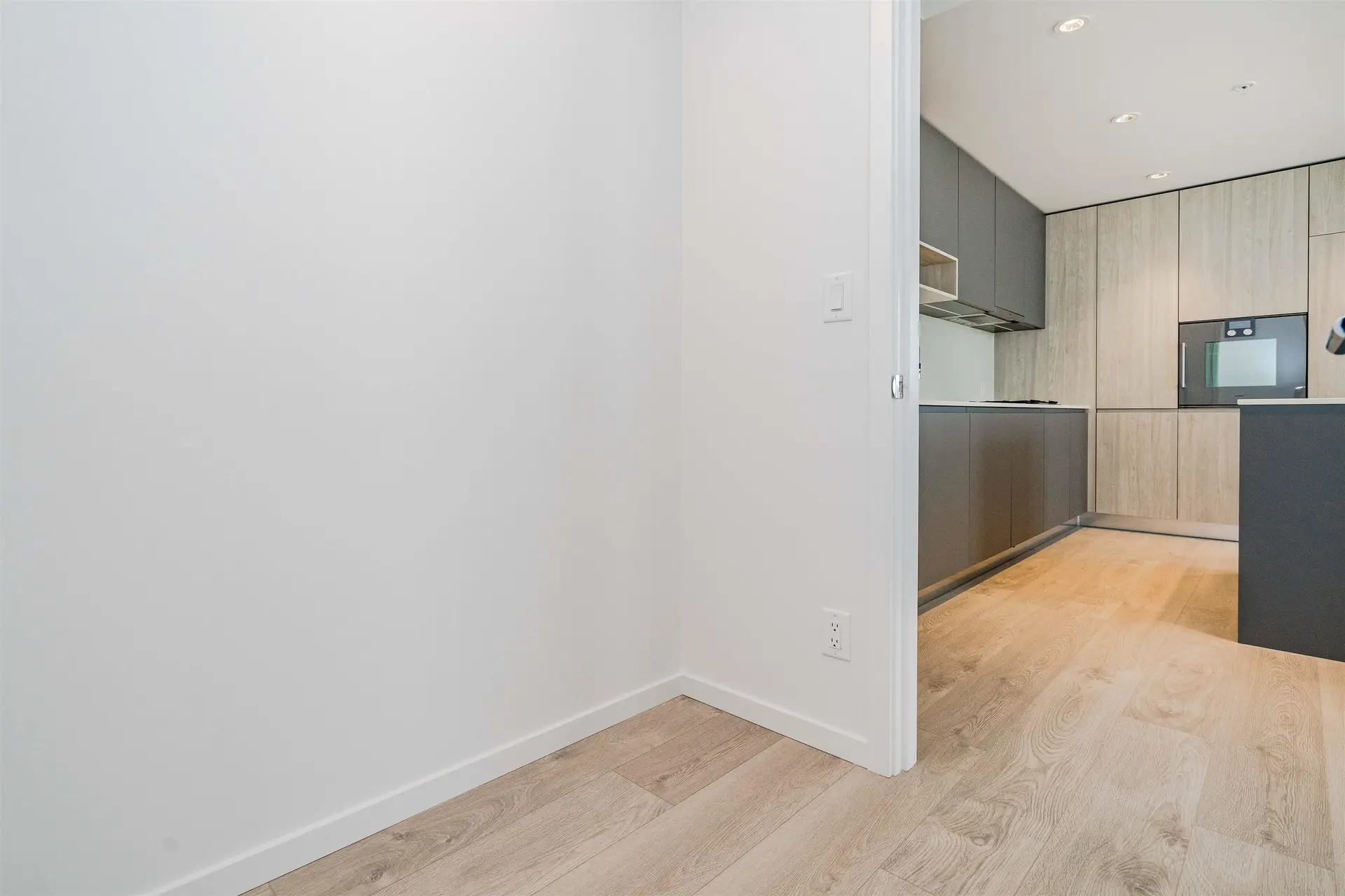 #1213 6808 Minoru Boulevard - Image 13