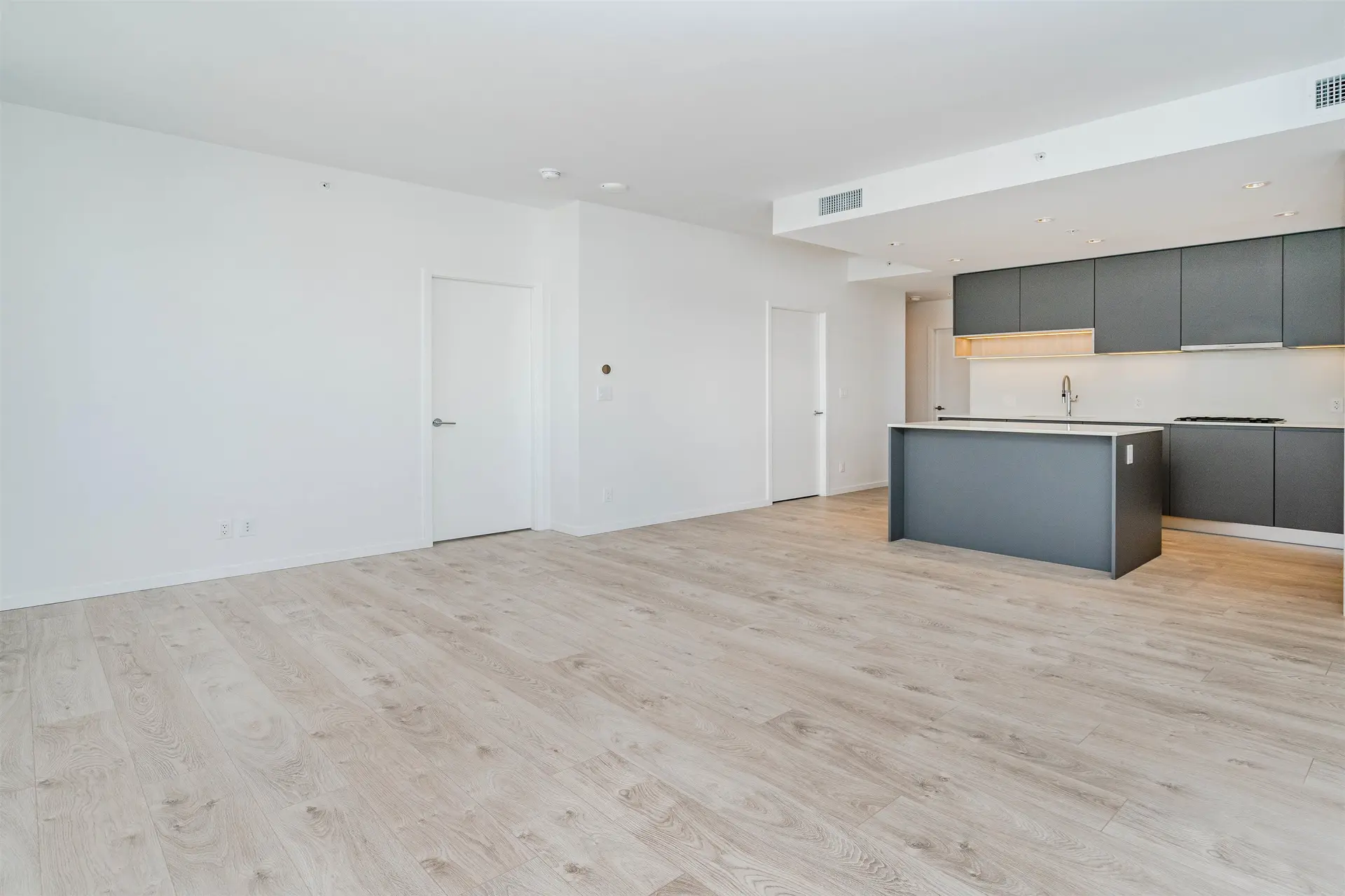 #1213 6808 Minoru Boulevard - Image 12