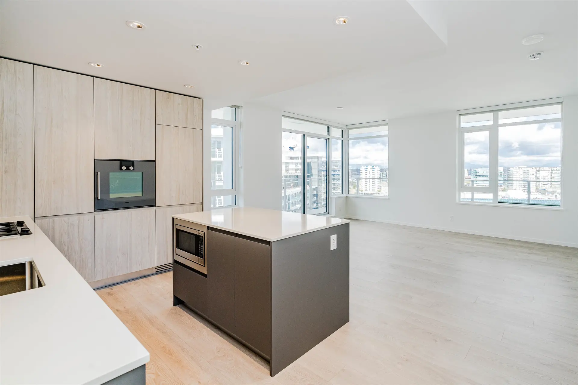 #1213 6808 Minoru Boulevard - Image 3