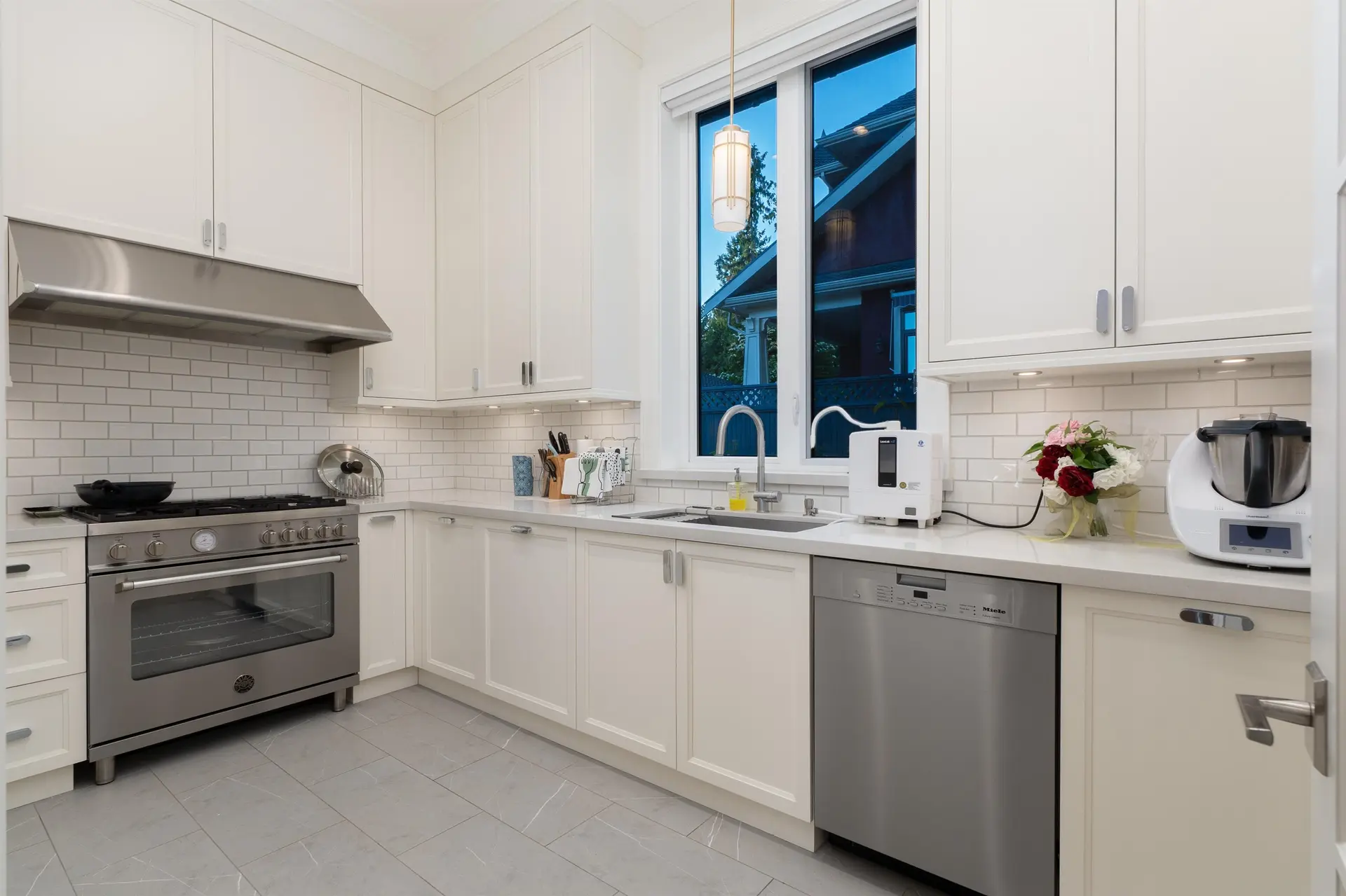 6005 Alma Street - Image 13